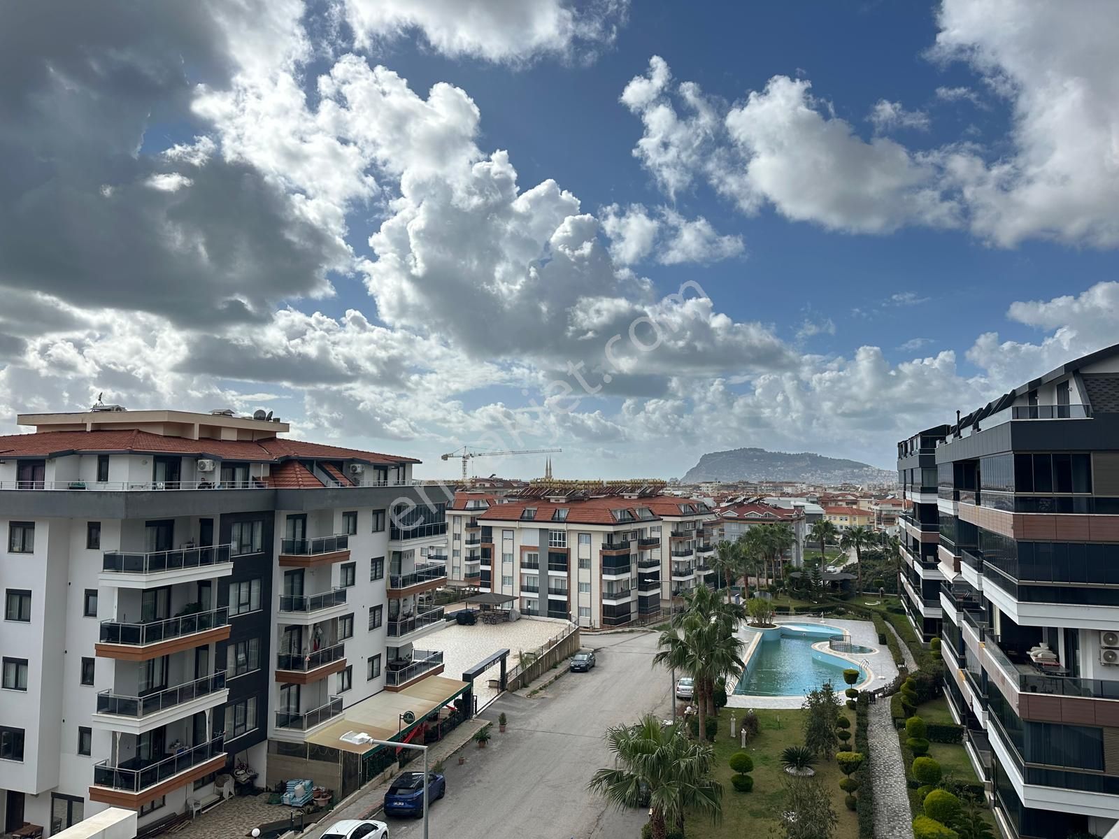 Alanya Oba'da Satılık Lüks Site İçi Manzaralı 6+1 Geniş Dubleks - Görsel 2