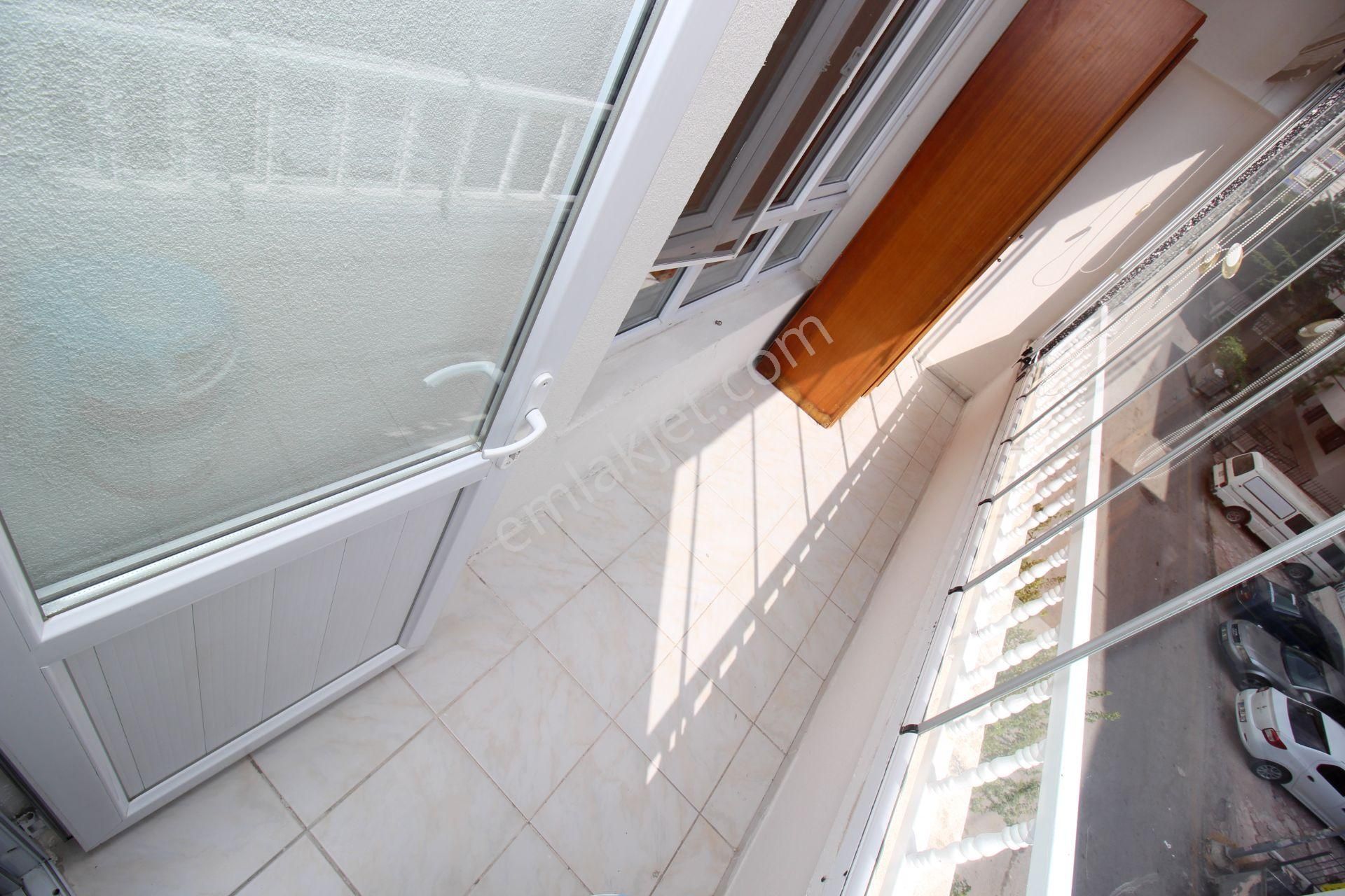 Emre Emlak'tan Topçu'da 14.cd Yanı Ön Cephe Arakat Ebeveyn Banyolu Satılık 3+1 Daire - Görsel 9