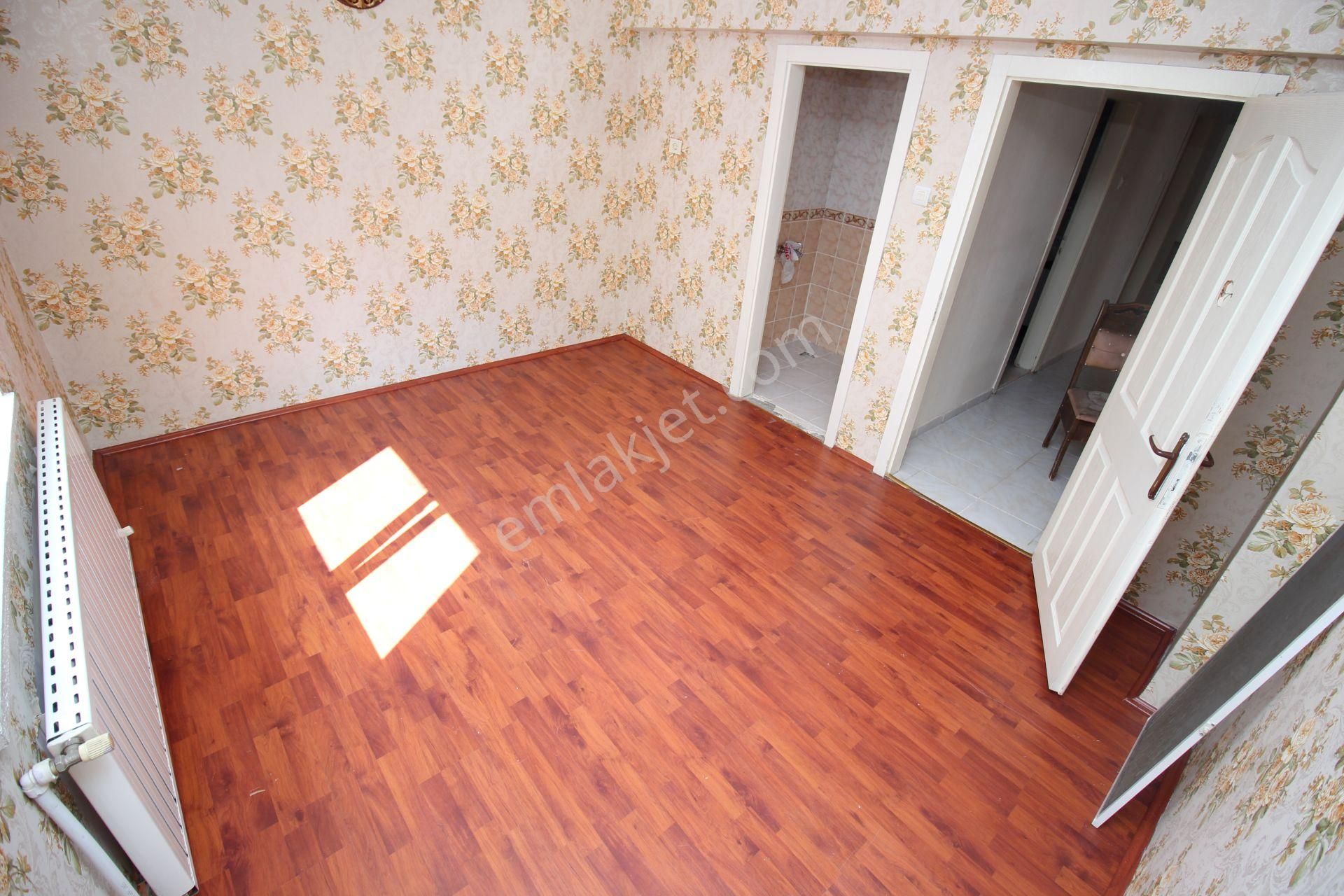 Emre Emlak'tan Topçu'da 14.cd Yanı Ön Cephe Arakat Ebeveyn Banyolu Satılık 3+1 Daire - Görsel 16