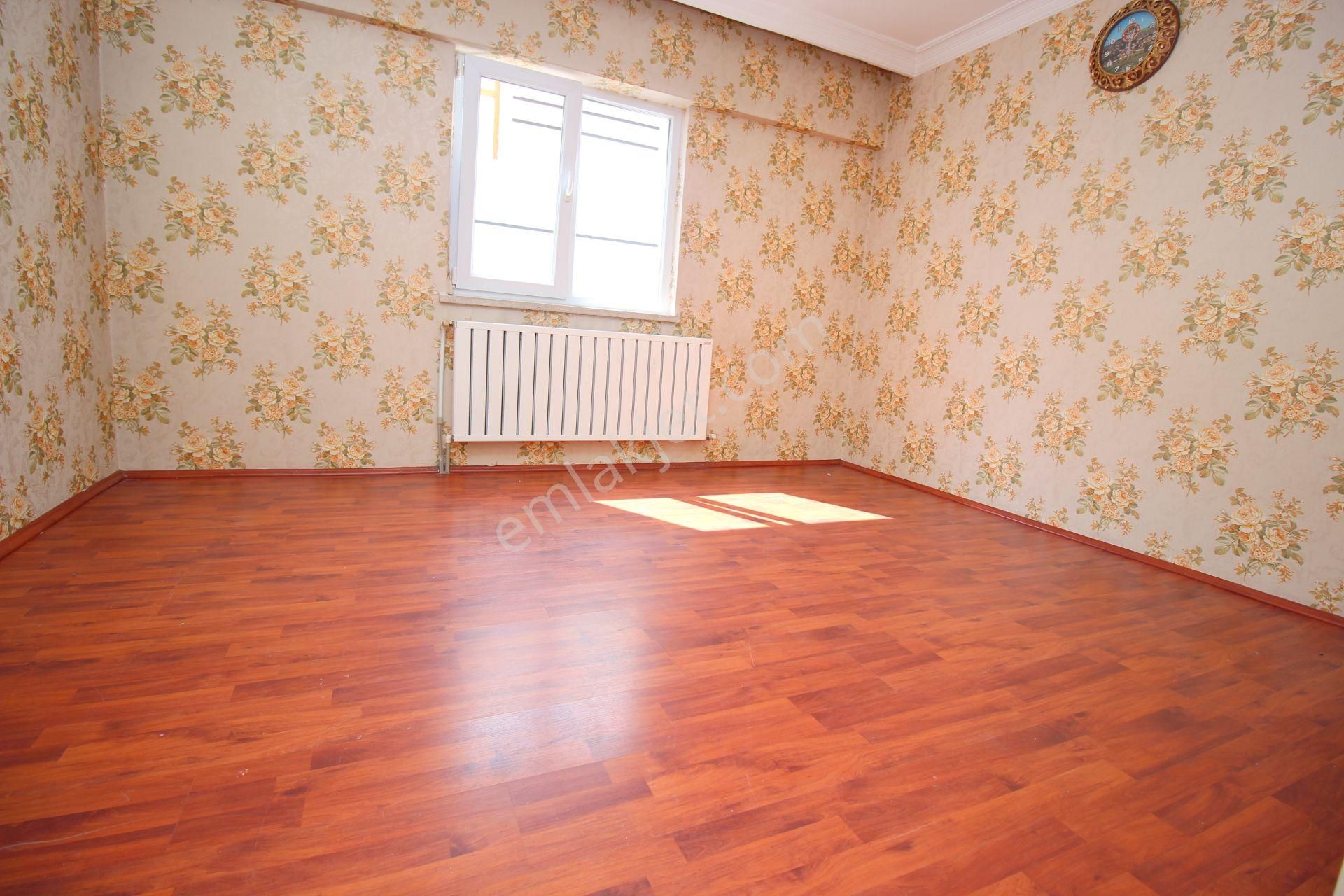 Emre Emlak'tan Topçu'da 14.cd Yanı Ön Cephe Arakat Ebeveyn Banyolu Satılık 3+1 Daire - Görsel 15