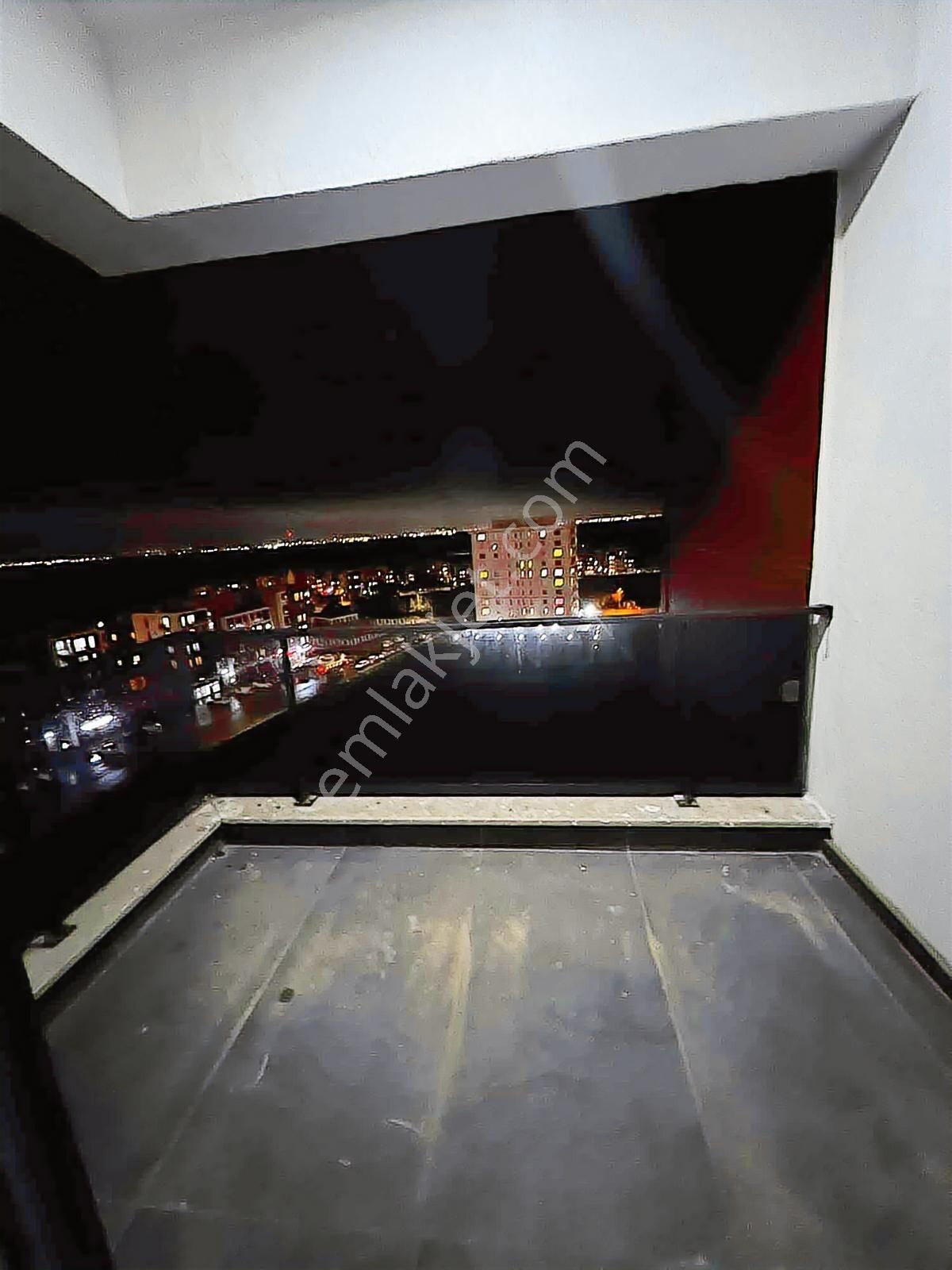 Orbey Den Gece Görünümüyle Prestijli Site İçinde 3+1 Daire - Görsel 18