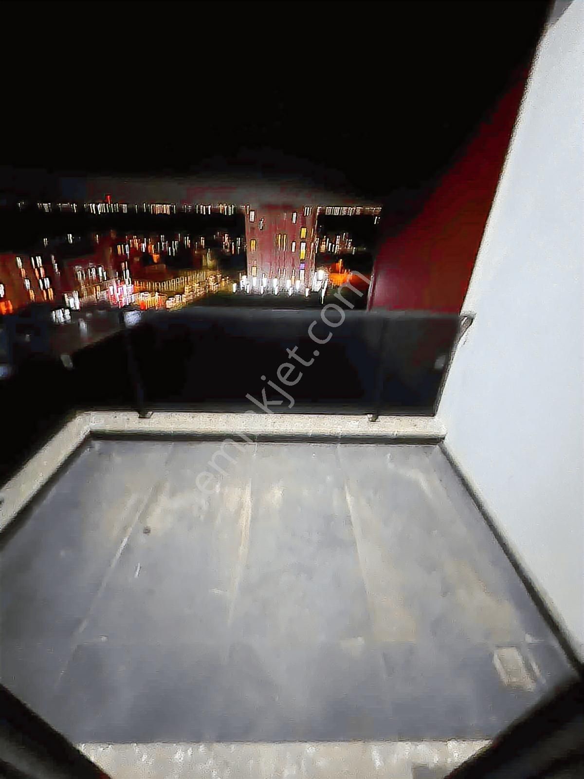 Orbey Den Gece Görünümüyle Prestijli Site İçinde 3+1 Daire - Görsel 2