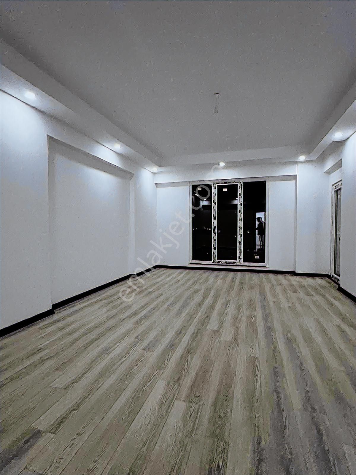 Orbey Den Gece Görünümüyle Prestijli Site İçinde 3+1 Daire - Görsel 7