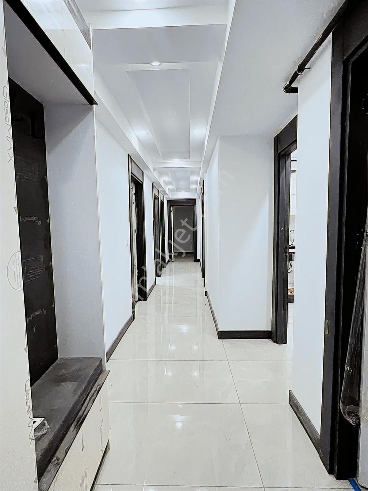 Orbey Den Gece Görünümüyle Prestijli Site İçinde 3+1 Daire - Görsel 10