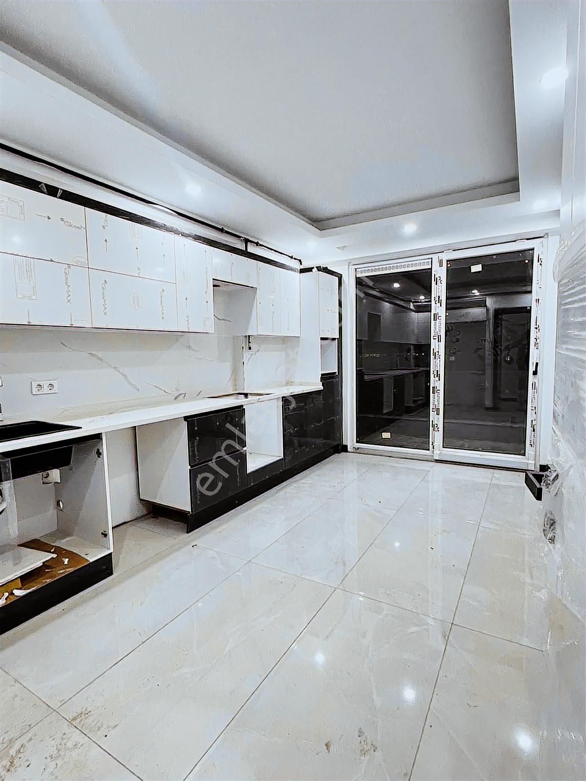 Orbey Den Gece Görünümüyle Prestijli Site İçinde 3+1 Daire - Görsel 15