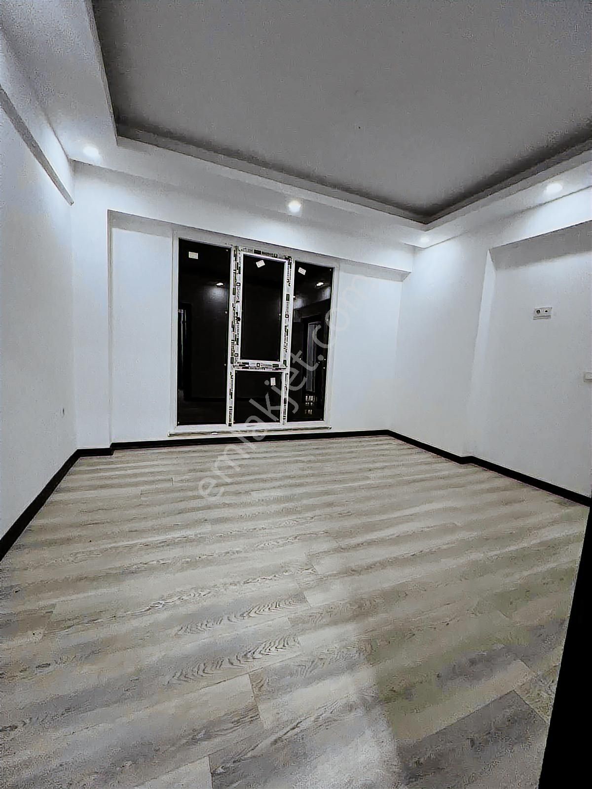 Orbey Den Gece Görünümüyle Prestijli Site İçinde 3+1 Daire - Görsel 3