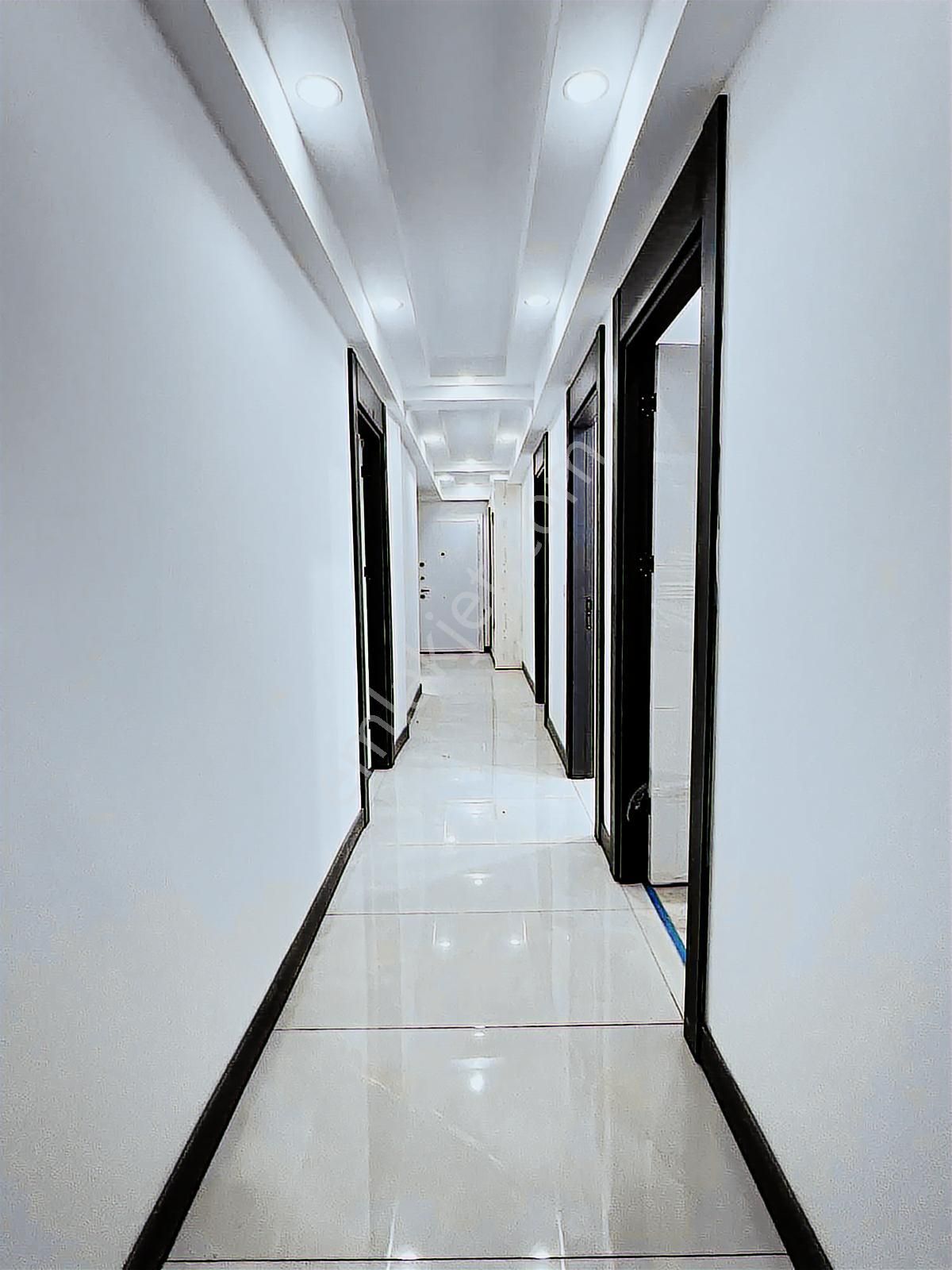 Orbey Den Gece Görünümüyle Prestijli Site İçinde 3+1 Daire - Görsel 26