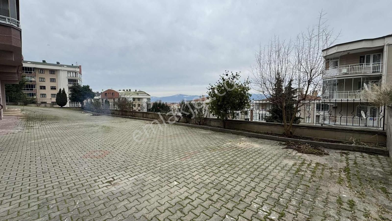 Alven Real Estate Güzelyalı'da Satılık 3+1 Geniş Ferah Daire - Görsel 31