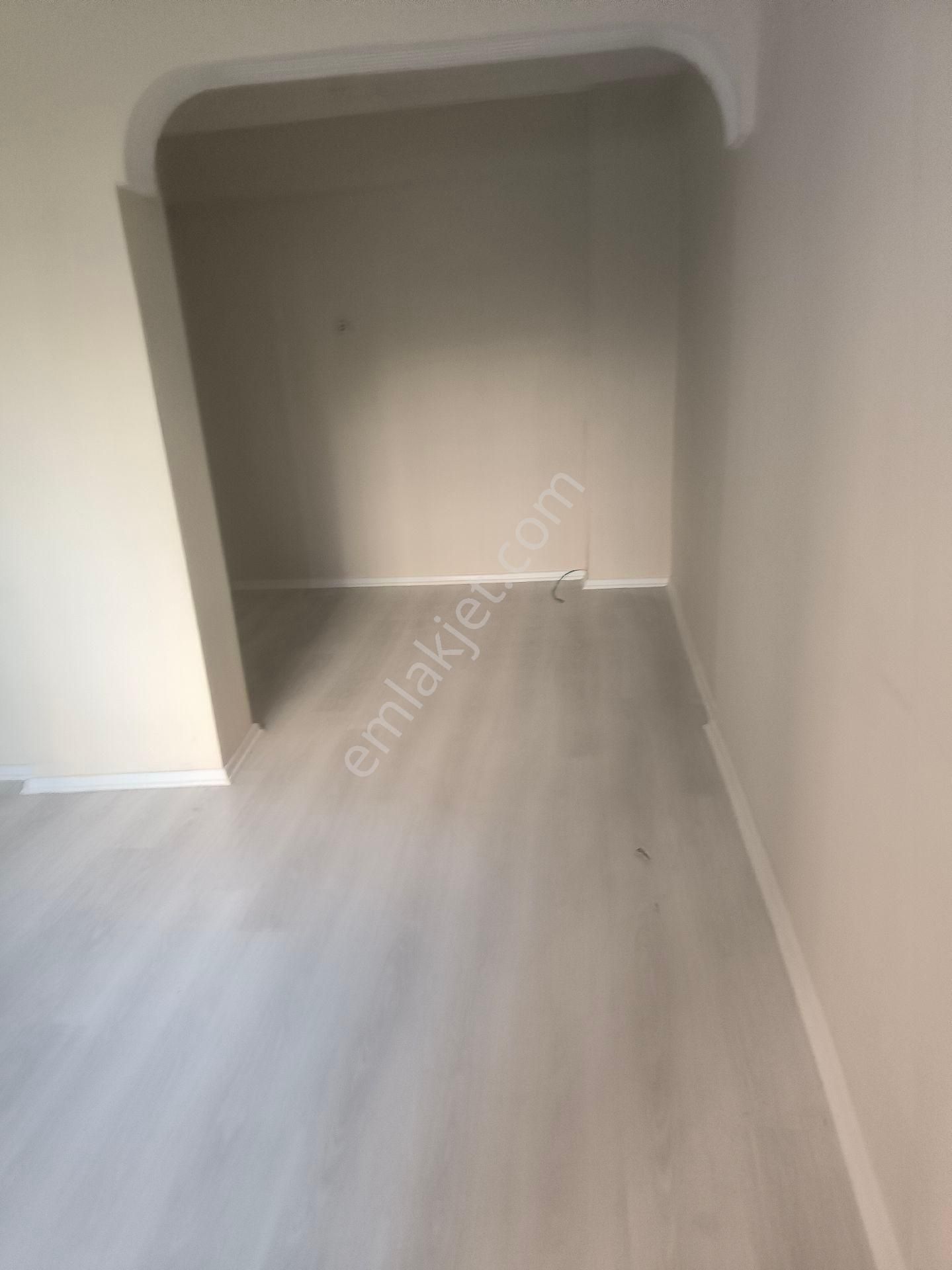 Pendik Çamçeşme Mah 2+1 Doğalgaz Kombili Yarı Bodrum Masrafsız Kiralık Daire - Görsel 8