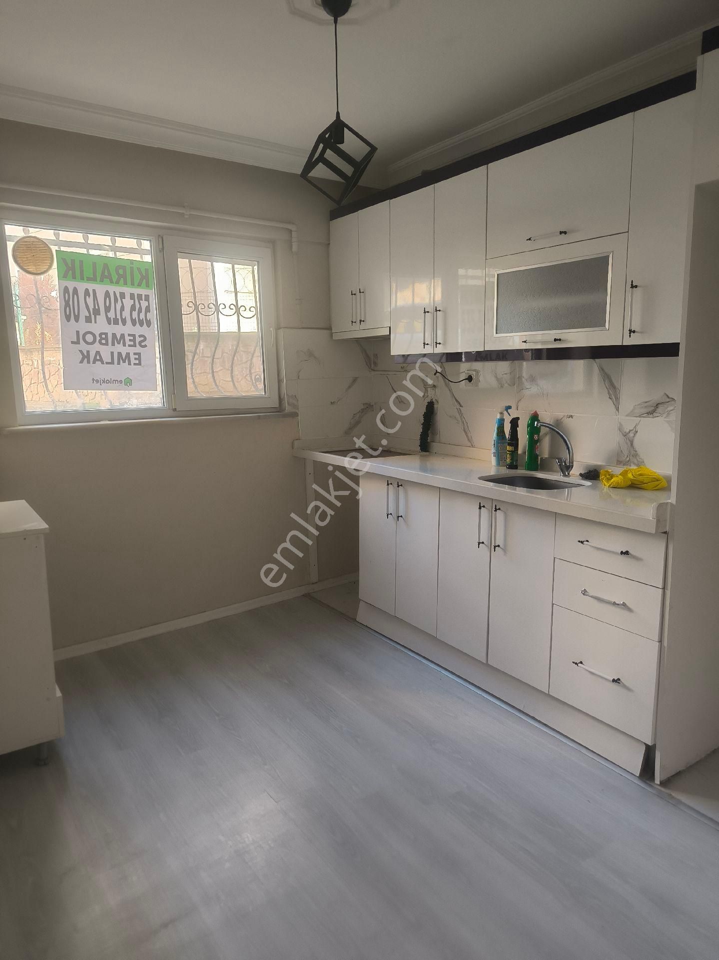 Pendik Çamçeşme Mah 2+1 Doğalgaz Kombili Yarı Bodrum Masrafsız Kiralık Daire - Görsel 3
