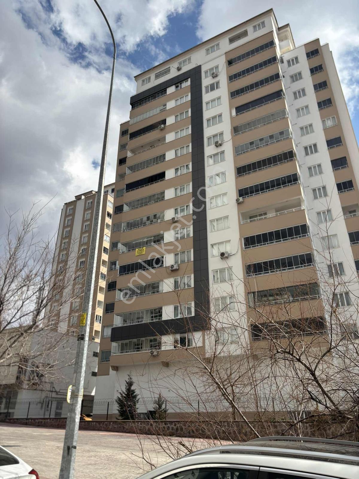 Aktif'ten Karataş Tramvay Yolu Üstü Geniş Masrafsız 3+1 Daire - Görsel 18