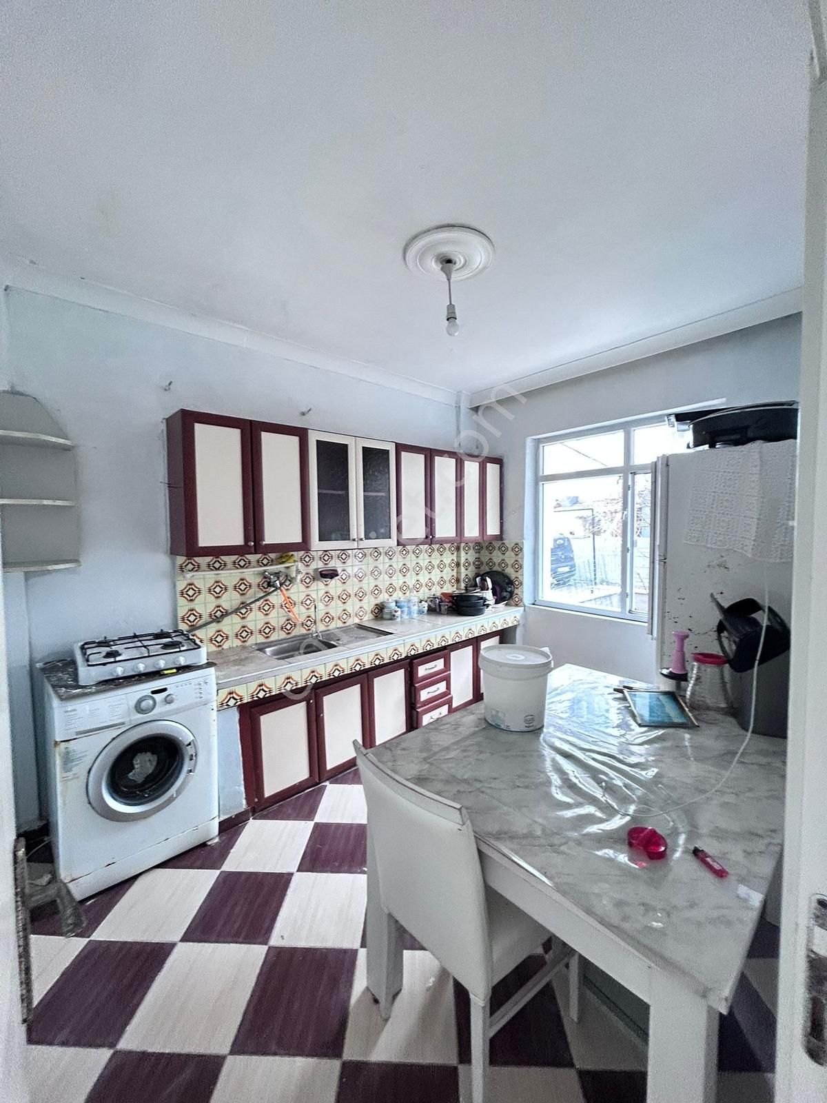 Havuzlar Mahallesinde 2+1 Balkonlu Fırsat Daire