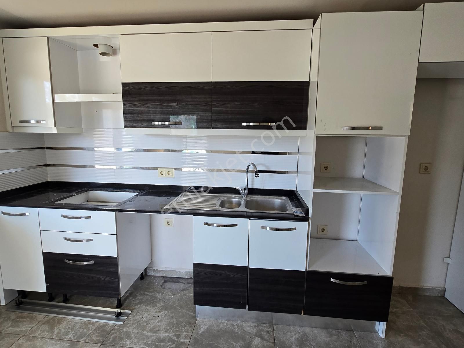 Alanya Çıplaklı Mahmut Okşar Sitesi İçerisinde Kiralık 2+1 Daire - Görsel 23