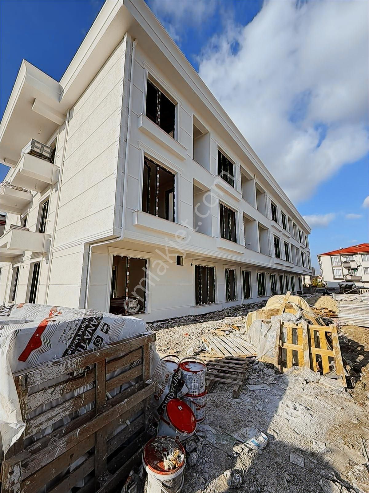 Göktürk 'den Komisyonsuz Fırsat Dairesi Havuzlar Mah 1+1 Satılık