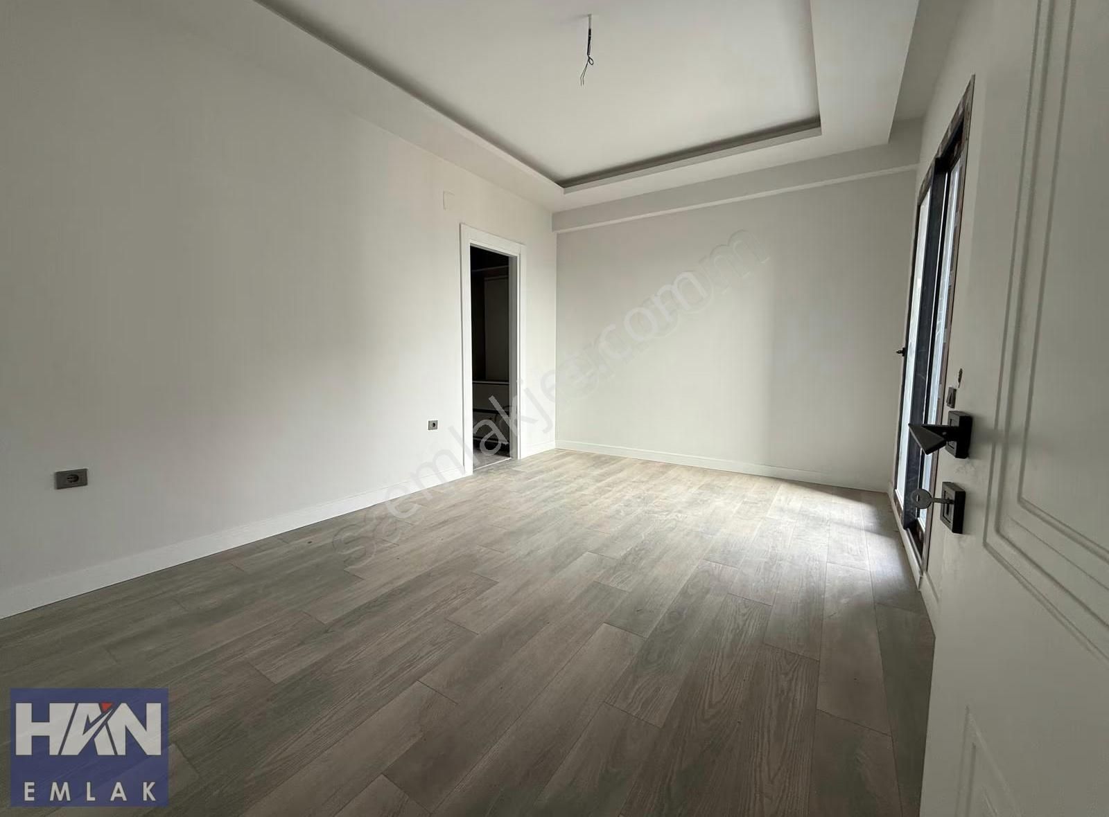 Han Emlak'tan Eski Mezitli De Devlet Hastahanesi Civarı 2+1 - Görsel 12