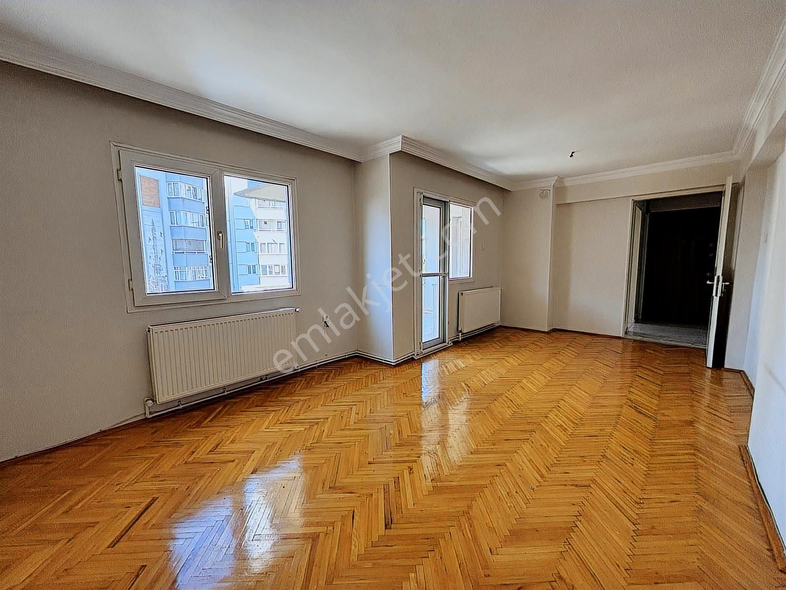 Ulukent'te Site İçinde Geniş Bakımlı Kombili 3+1 Daire G-38