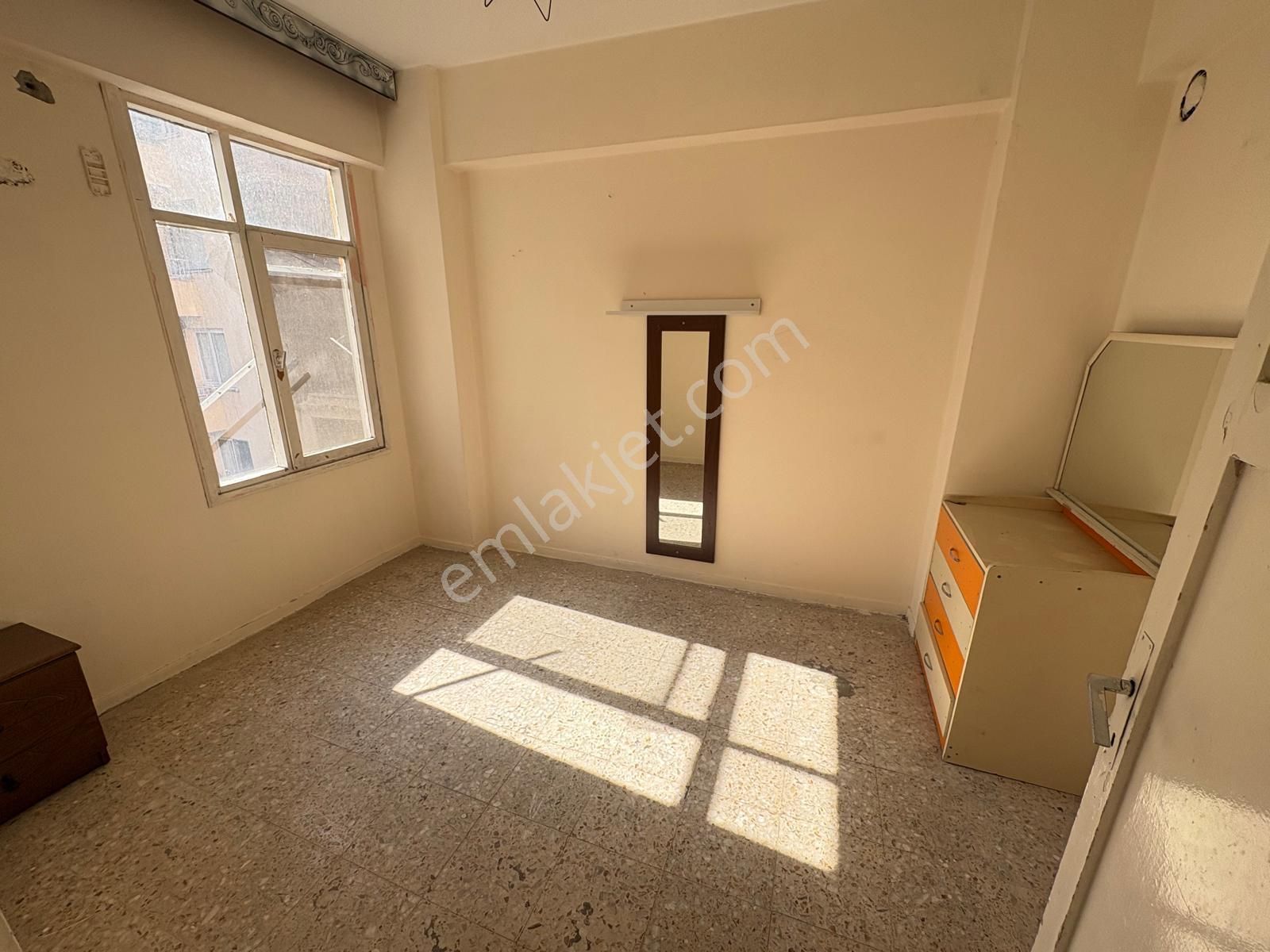 Prestij'den Mesudiye'de Asansörlü Geniş Oturumlu 2+1 Daire - Görsel 5