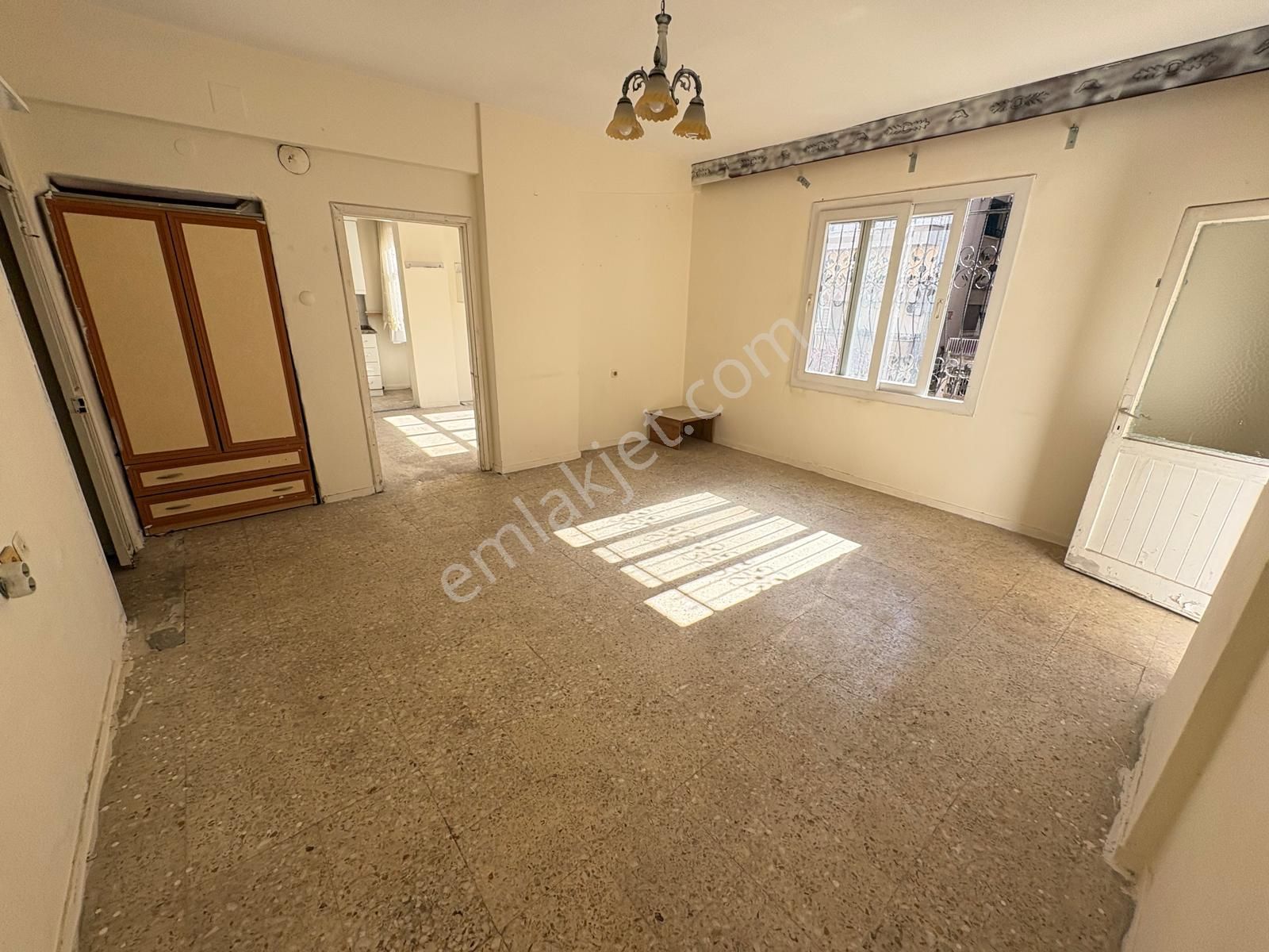 Prestij'den Mesudiye'de Asansörlü Geniş Oturumlu 2+1 Daire - Görsel 12