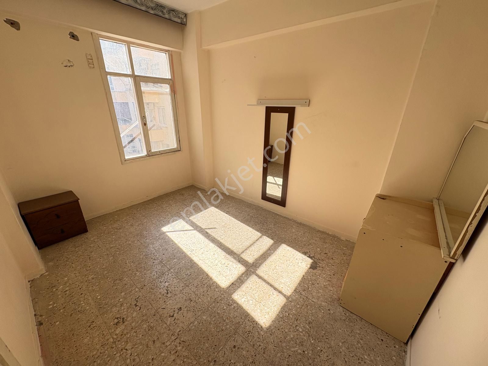 Prestij'den Mesudiye'de Asansörlü Geniş Oturumlu 2+1 Daire - Görsel 14