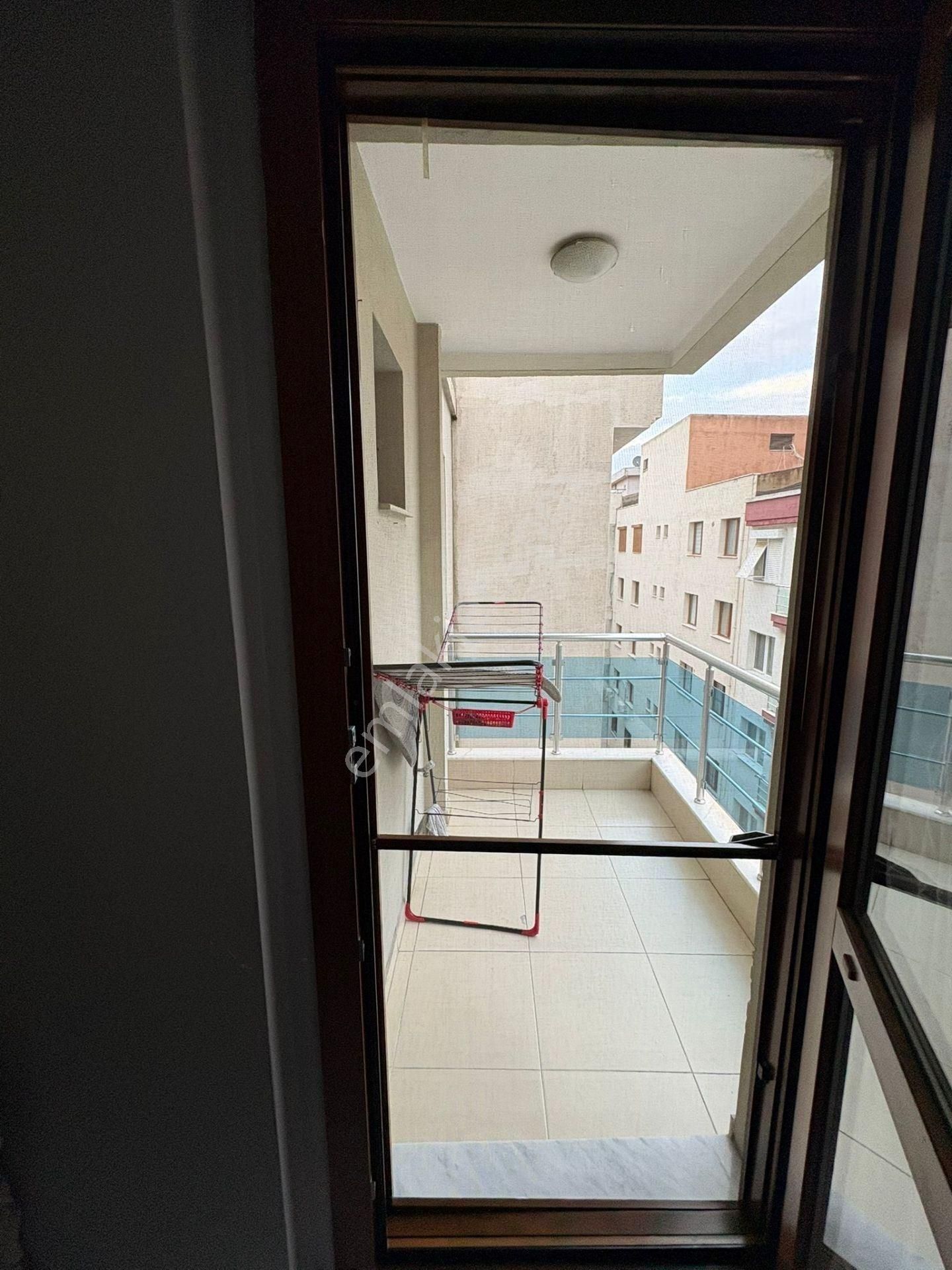 Karşıyaka İmbatlı’da Yenilenmiş 2+1, Geniş & Ferah, En Üst Kat Daire! - Görsel 18