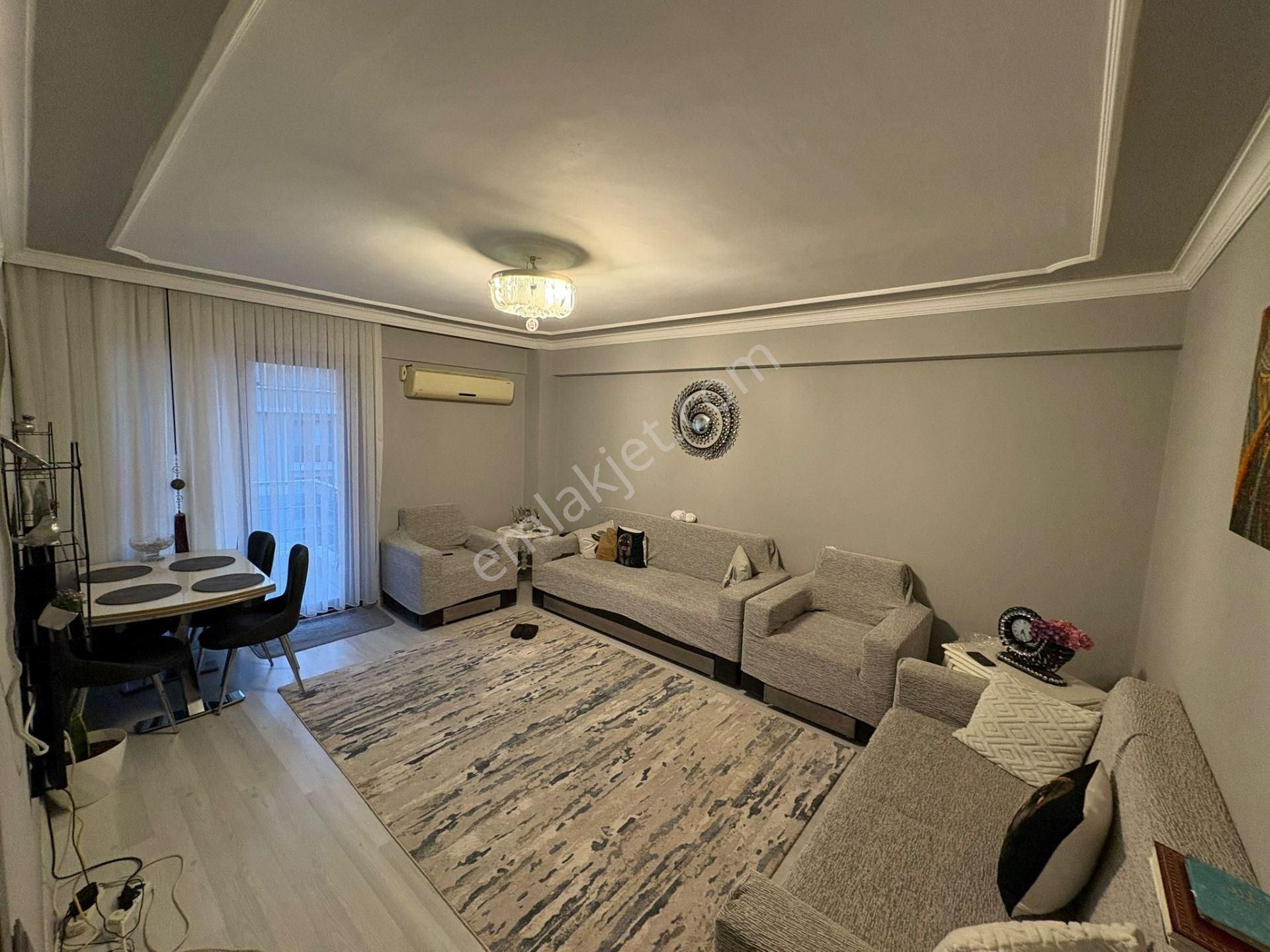 Karşıyaka İmbatlı’da Yenilenmiş 2+1, Geniş & Ferah, En Üst Kat Daire!