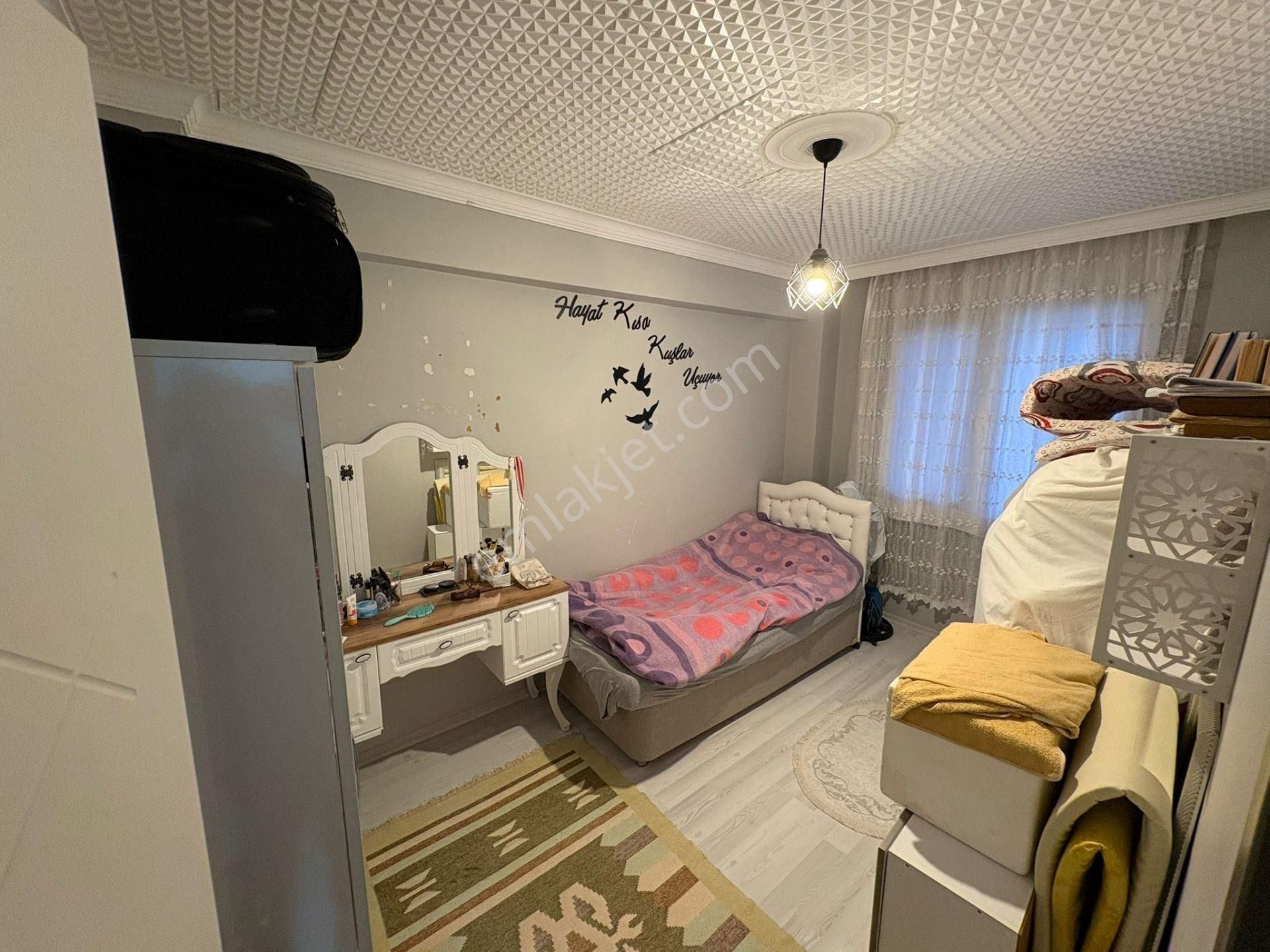 Karşıyaka İmbatlı’da Yenilenmiş 2+1, Geniş & Ferah, En Üst Kat Daire! - Görsel 22