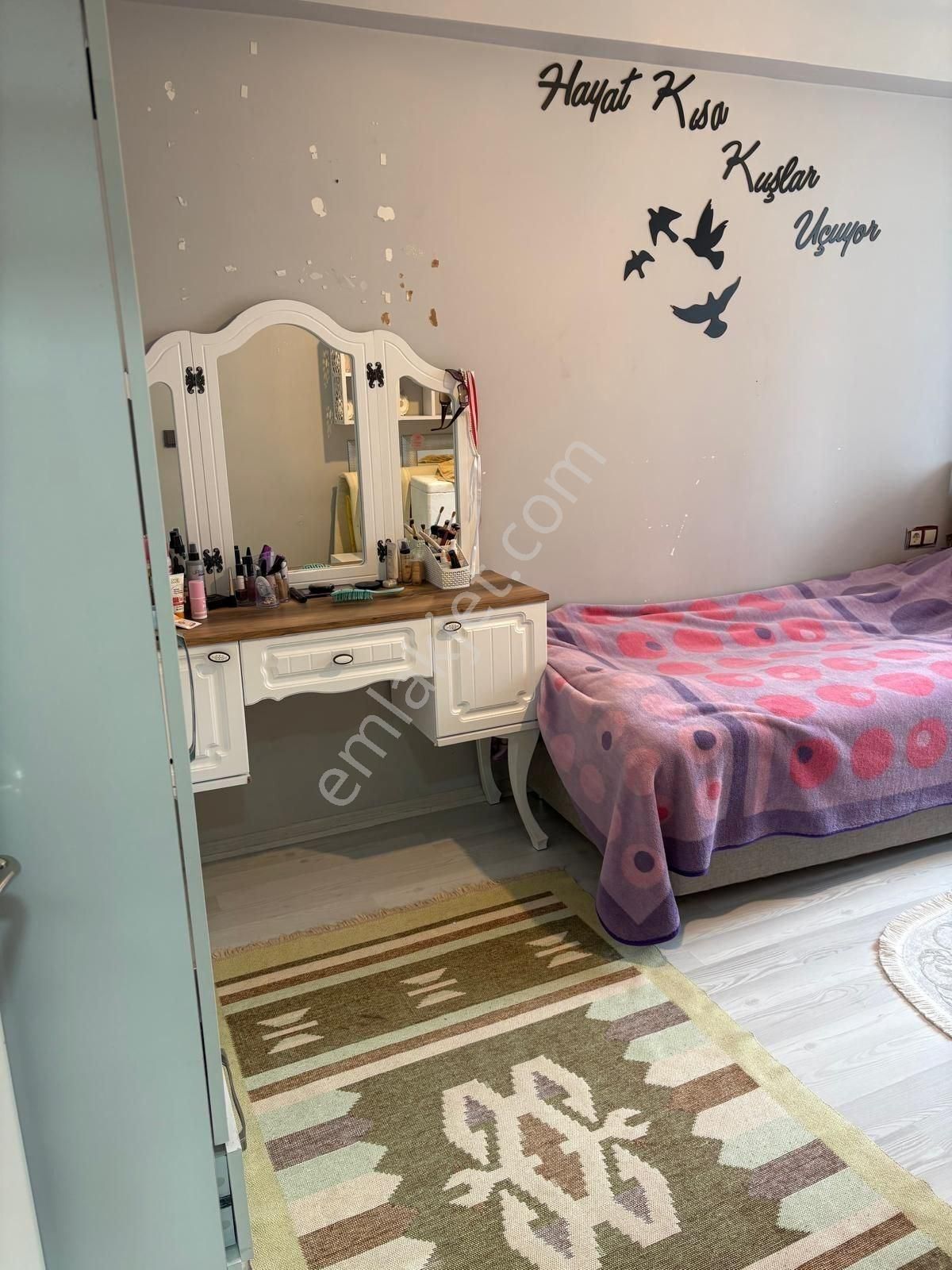 Karşıyaka İmbatlı’da Yenilenmiş 2+1, Geniş & Ferah, En Üst Kat Daire! - Görsel 2