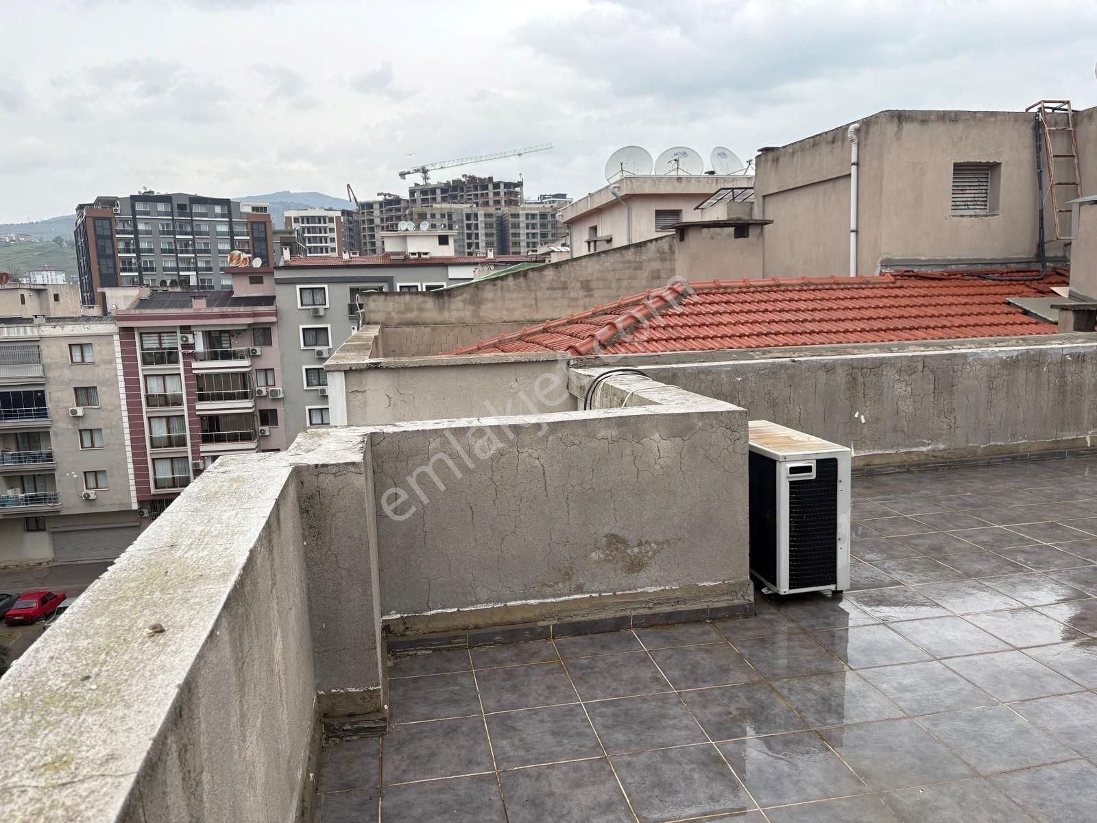 Karşıyaka İmbatlı’da Yenilenmiş 2+1, Geniş & Ferah, En Üst Kat Daire! - Görsel 13