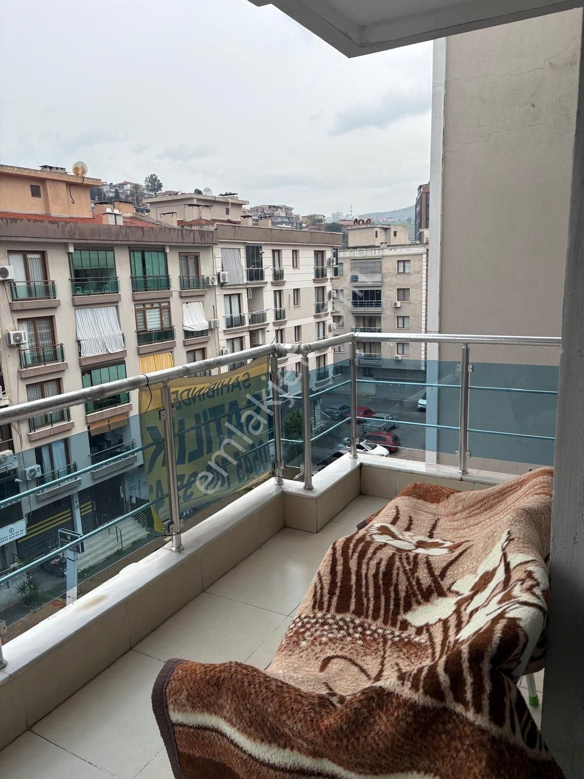 Karşıyaka İmbatlı’da Yenilenmiş 2+1, Geniş & Ferah, En Üst Kat Daire! - Görsel 8