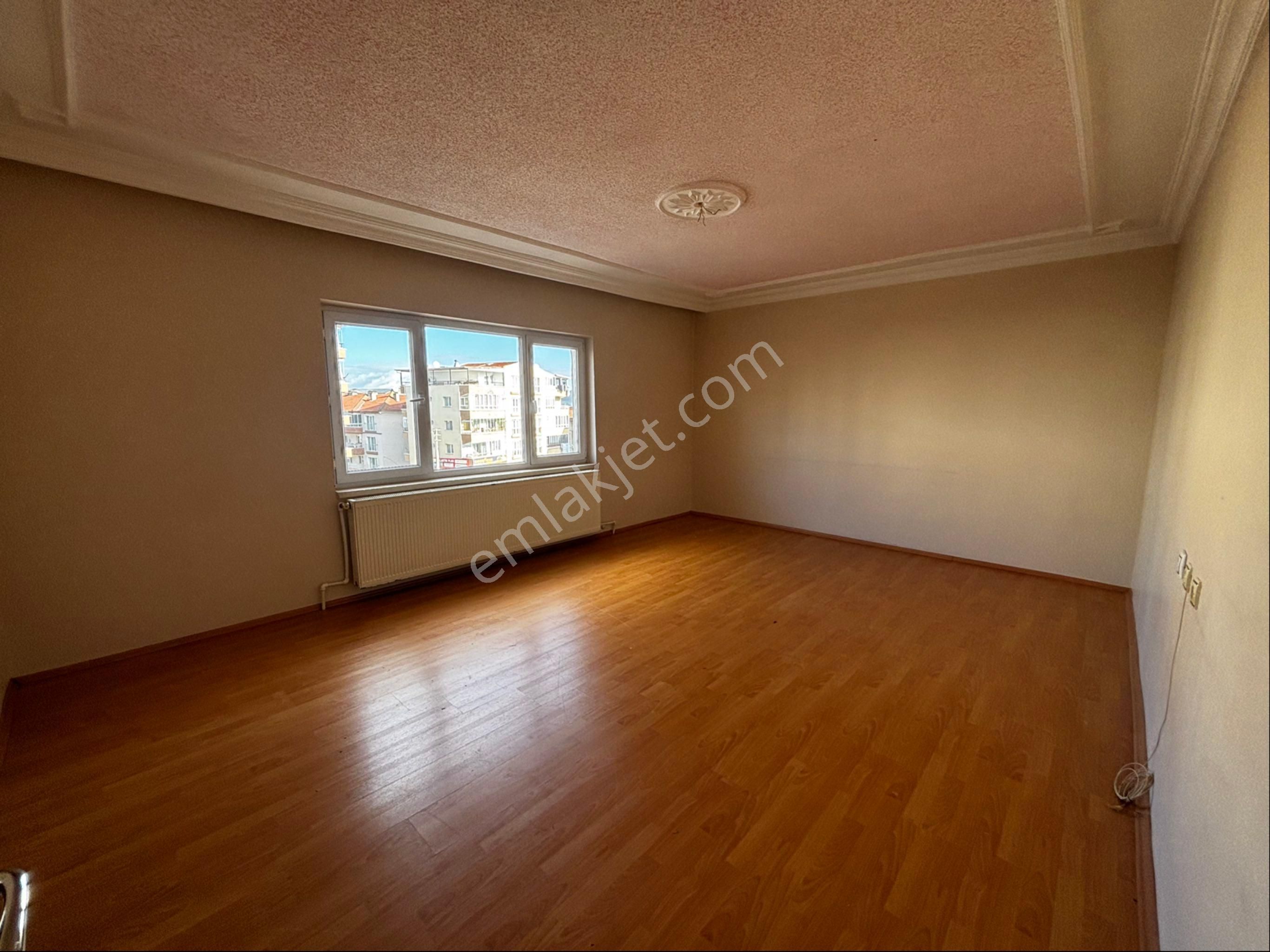 Sincan Buhara Caddesinde Asansörlü Kiralık Ara Kat 3+1 Daire - Görsel 11