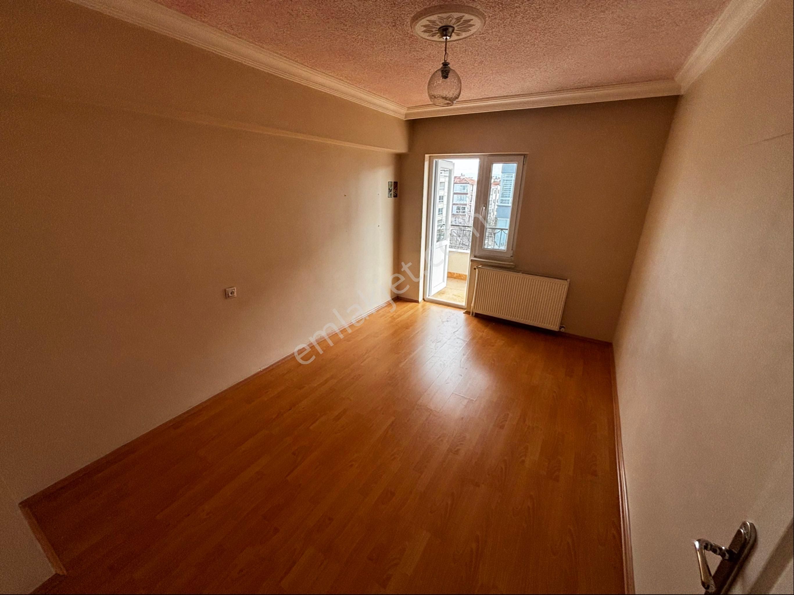 Sincan Buhara Caddesinde Asansörlü Kiralık Ara Kat 3+1 Daire - Görsel 14