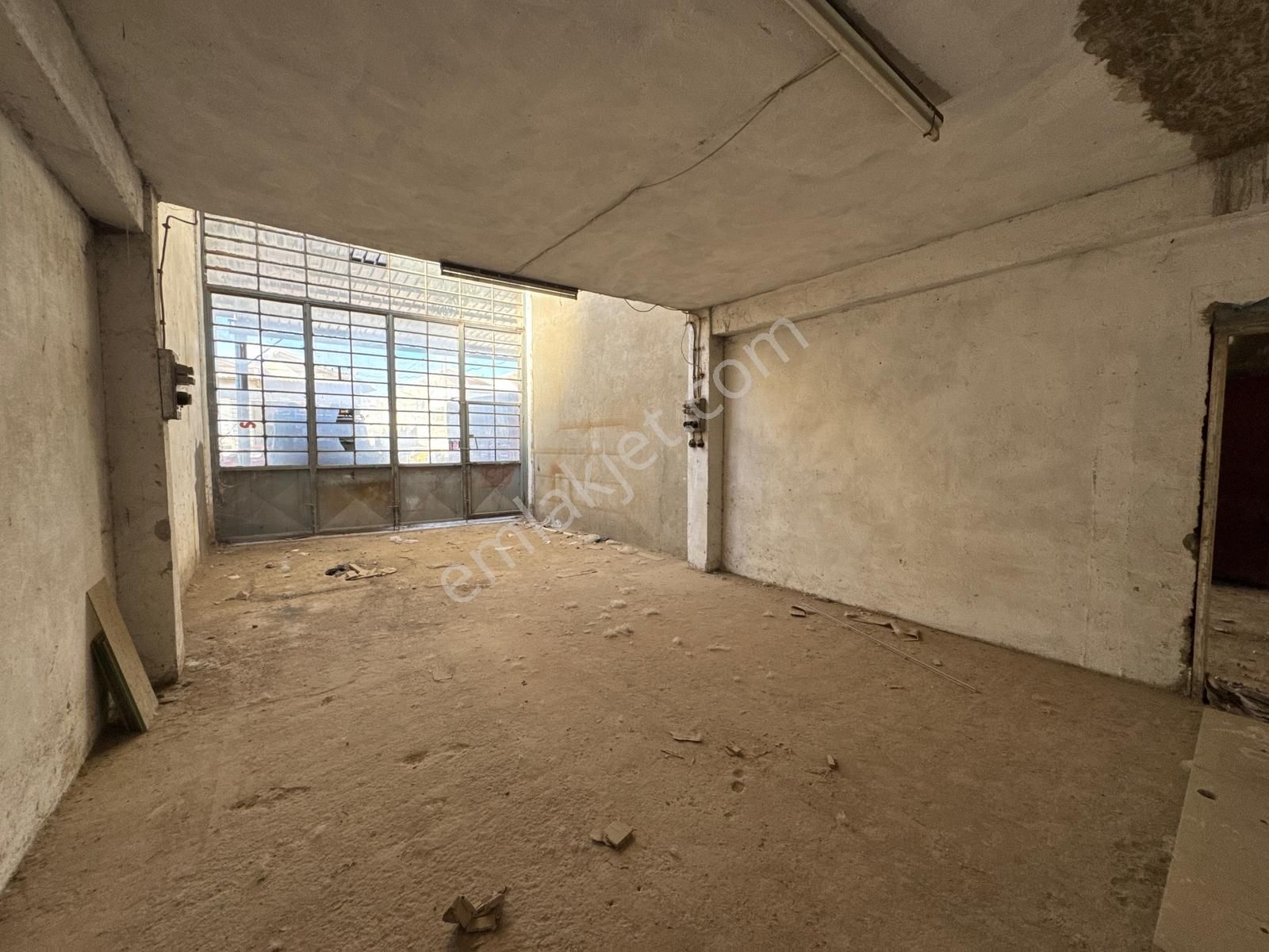 Remax Advantage'dan M.k.paşa Sanayi'de Kiralık Dükkan - Görsel 3