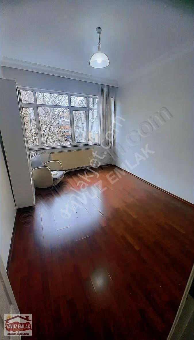 Beşiktaş Merkezde Kiralık 2+1 Daire ( Kısmen Eşyalı Düz Ayak )