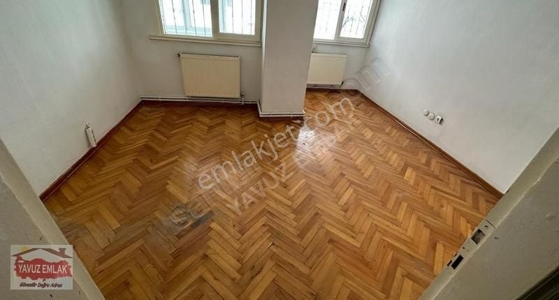 Ortaköy Palanga Caddeye Yakın 1+1 Kombili Parkeli Balkonlu Daire - Görsel 4