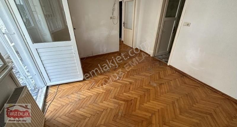 Ortaköy Palanga Caddeye Yakın 1+1 Kombili Parkeli Balkonlu Daire - Görsel 2