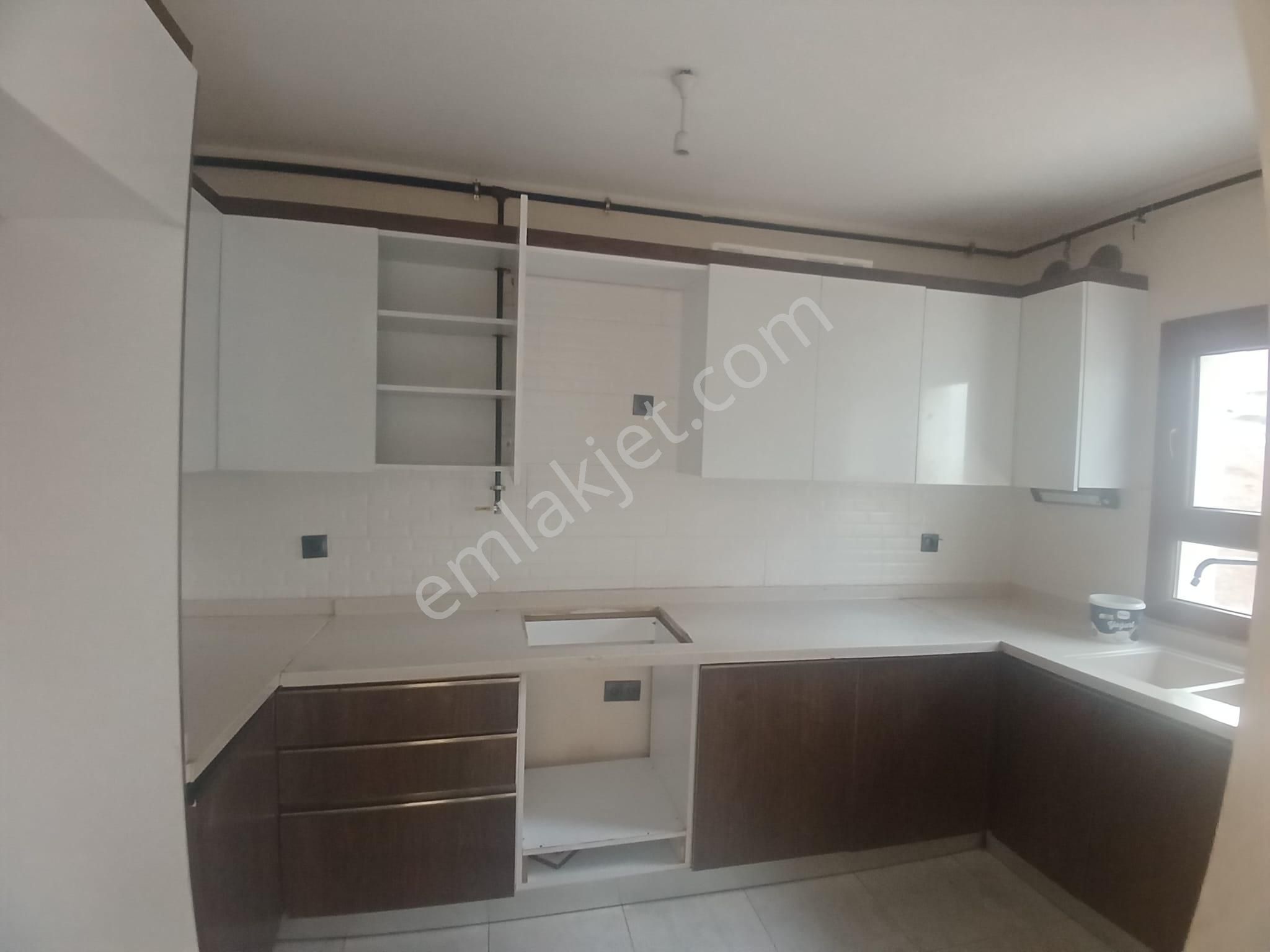 Adana Sarıçam Buruk Tokilerde Yola Yakın Okulada Yakın Yemek Odalı 2,5+1 Kiralık Daire - Görsel 6