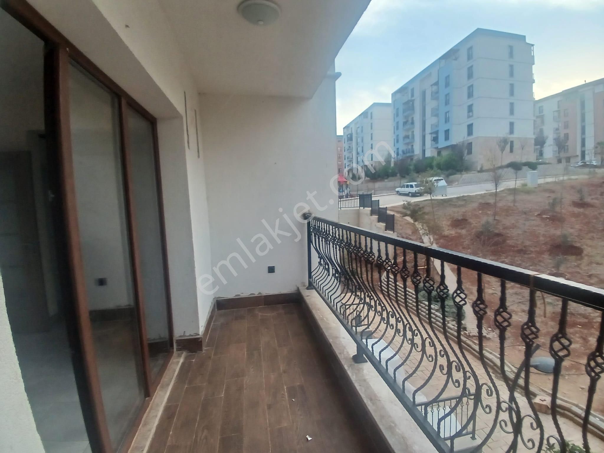 Adana Sarıçam Buruk Tokilerde Yola Yakın Okulada Yakın Yemek Odalı 2,5+1 Kiralık Daire - Görsel 16