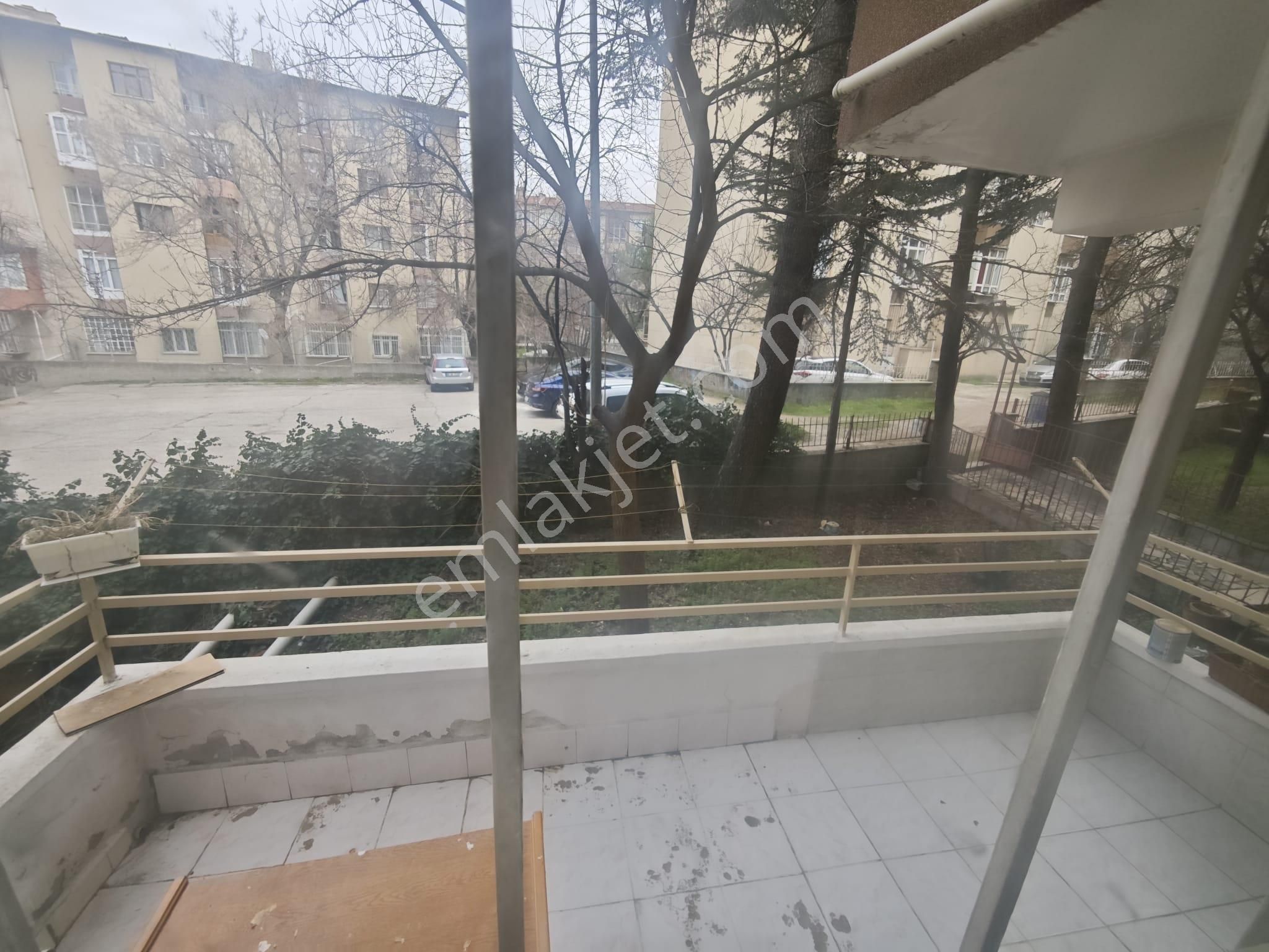Lider Emlak'tan Aydınlıkevler'de Ön Cephe 2+1 Kiralık Daire - Görsel 33
