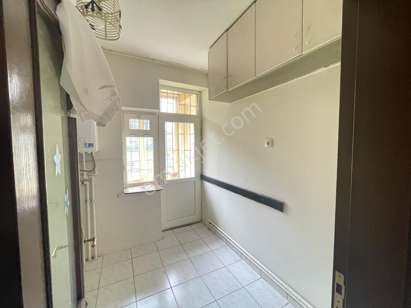 Lider Emlak'tan Aydınlıkevler'de Ön Cephe 2+1 Kiralık Daire - Görsel 13