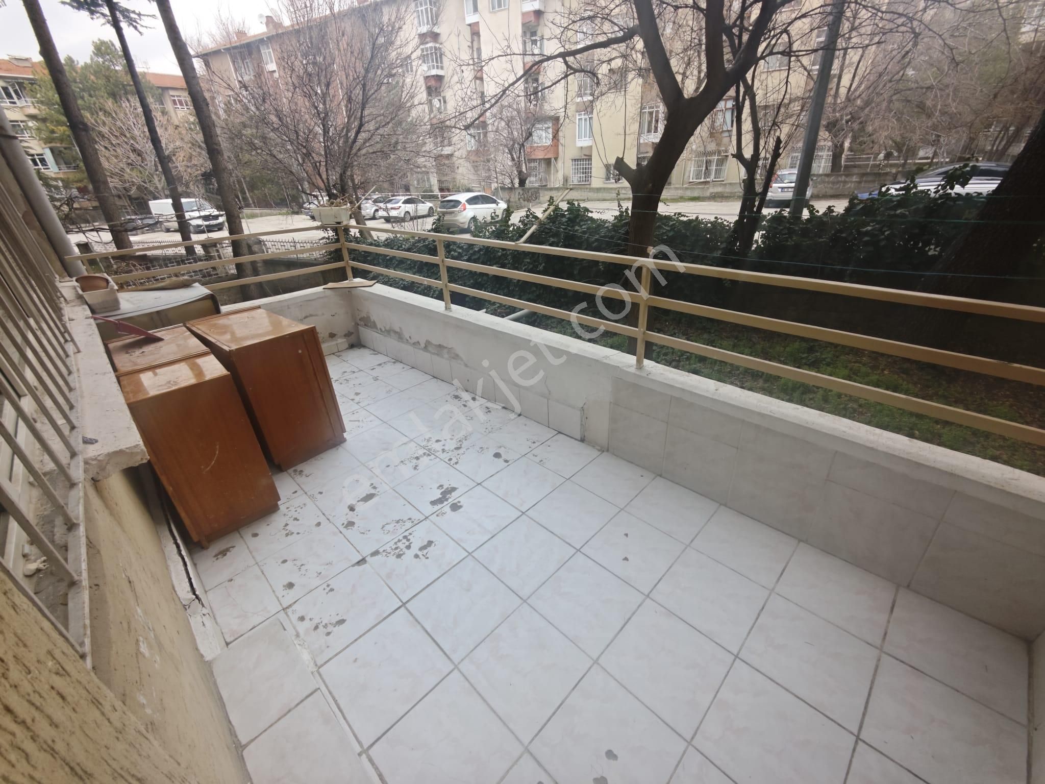 Lider Emlak'tan Aydınlıkevler'de Ön Cephe 2+1 Kiralık Daire - Görsel 9