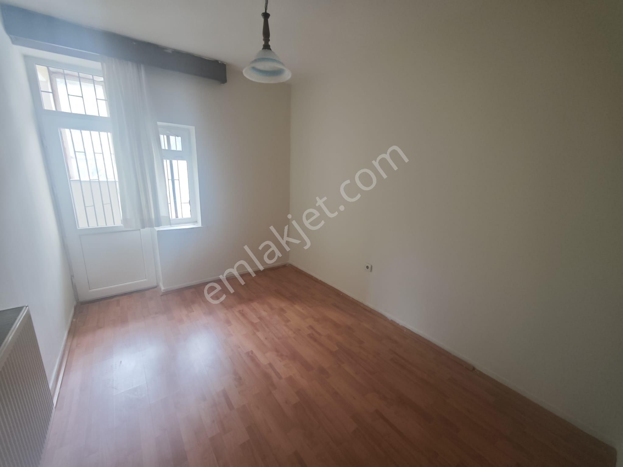 Lider Emlak'tan Aydınlıkevler'de Ön Cephe 2+1 Kiralık Daire - Görsel 24