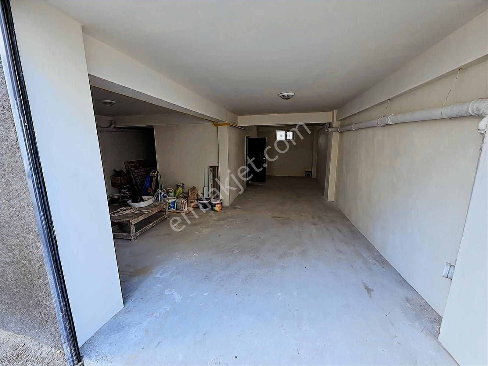 Çamlıca'da Ara Kat 1+1 Lüks Daire Zeminden Isıtma Kapalı Balkon - Görsel 24