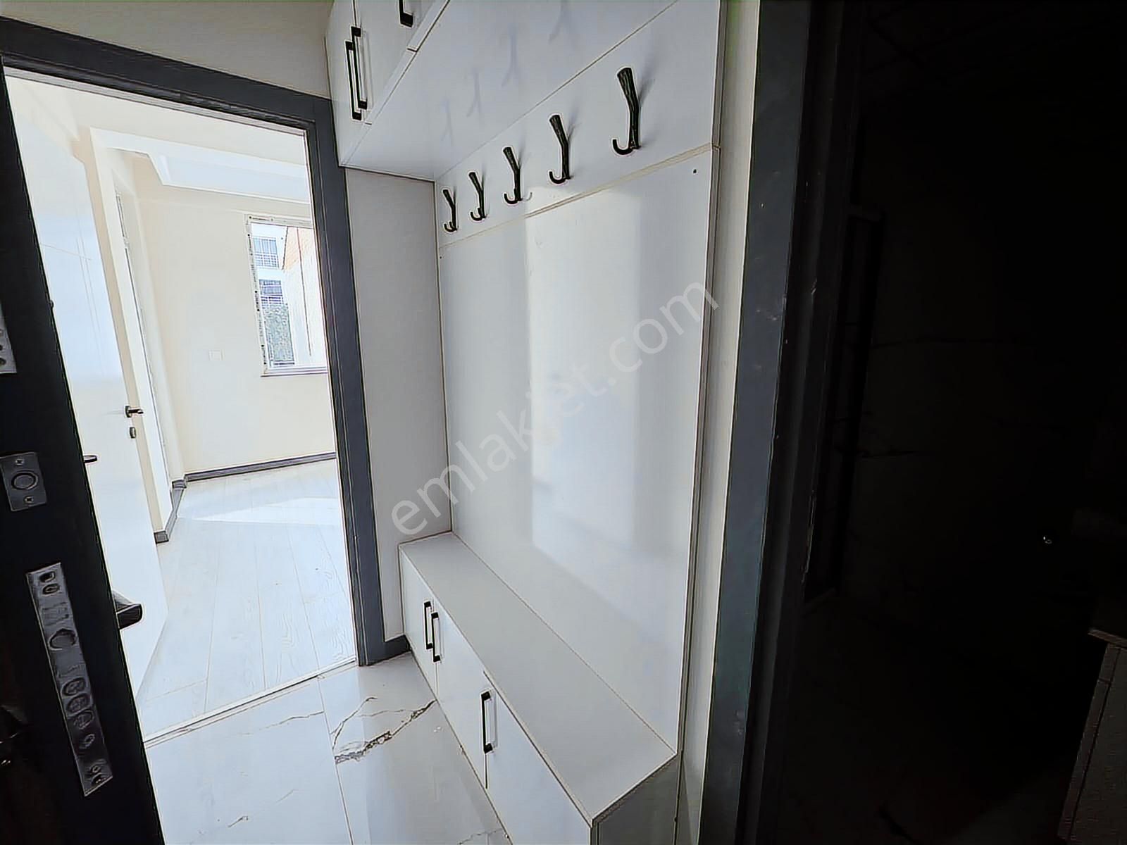 Çamlıca'da Ara Kat 1+1 Lüks Daire Zeminden Isıtma Kapalı Balkon - Görsel 22