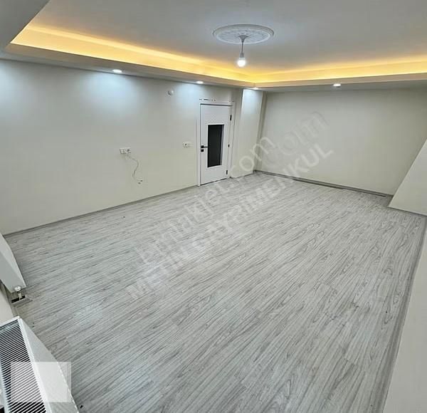 Metin Yapı'dan İskanlı Ana Cadde Geniş Satılık 2+1 Bahçe Katı!! - Görsel 6