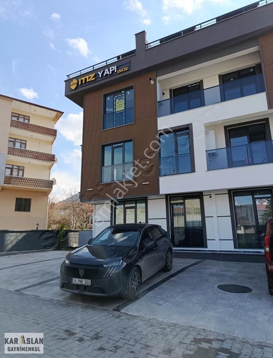 Başiskele Fatih Mahallesinde Satılık 2+1 Arakat İskanlı Daire!