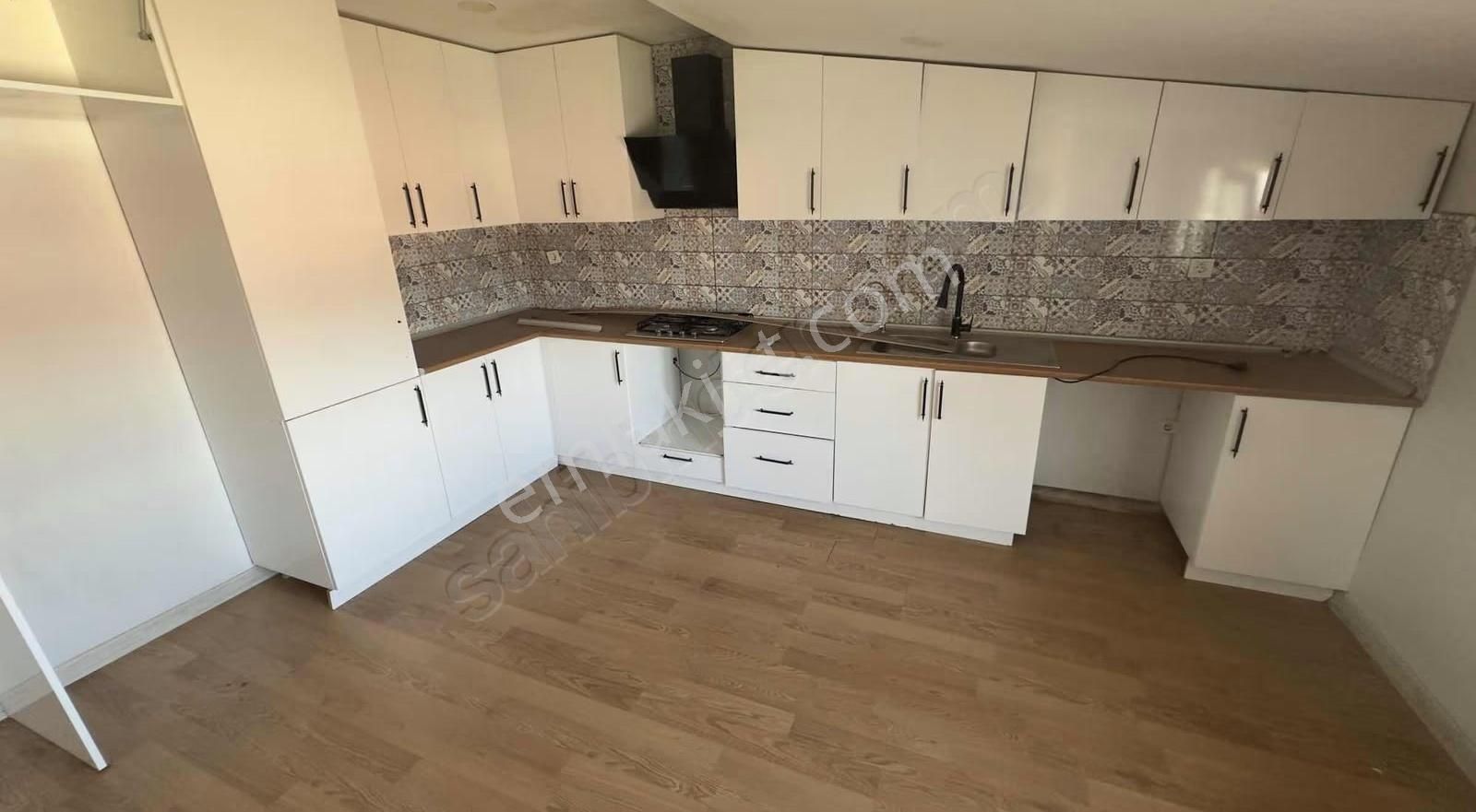 Çekmeköy Soğukpınar Da Cadde Üzeri 4+2 Kiralık Daire - Görsel 22