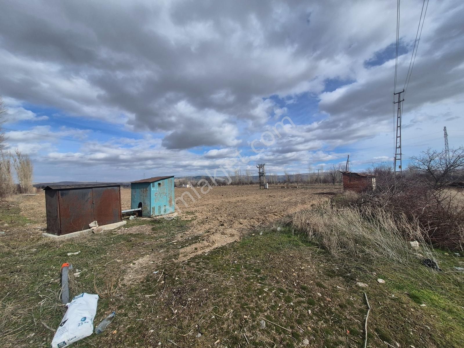 İlbey // Şuhut - Afyon Yolu Paralelinde 12.818 M² Kuyulu Tarla - Görsel 14
