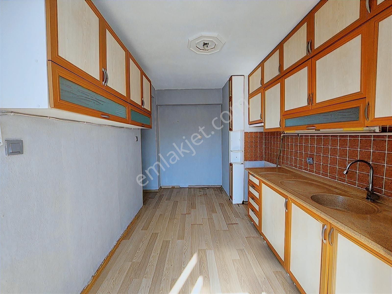 Karşıyaka Zübeyde Hnm Mah. Kiralık 3+1 D.gazlı Daire - Görsel 12