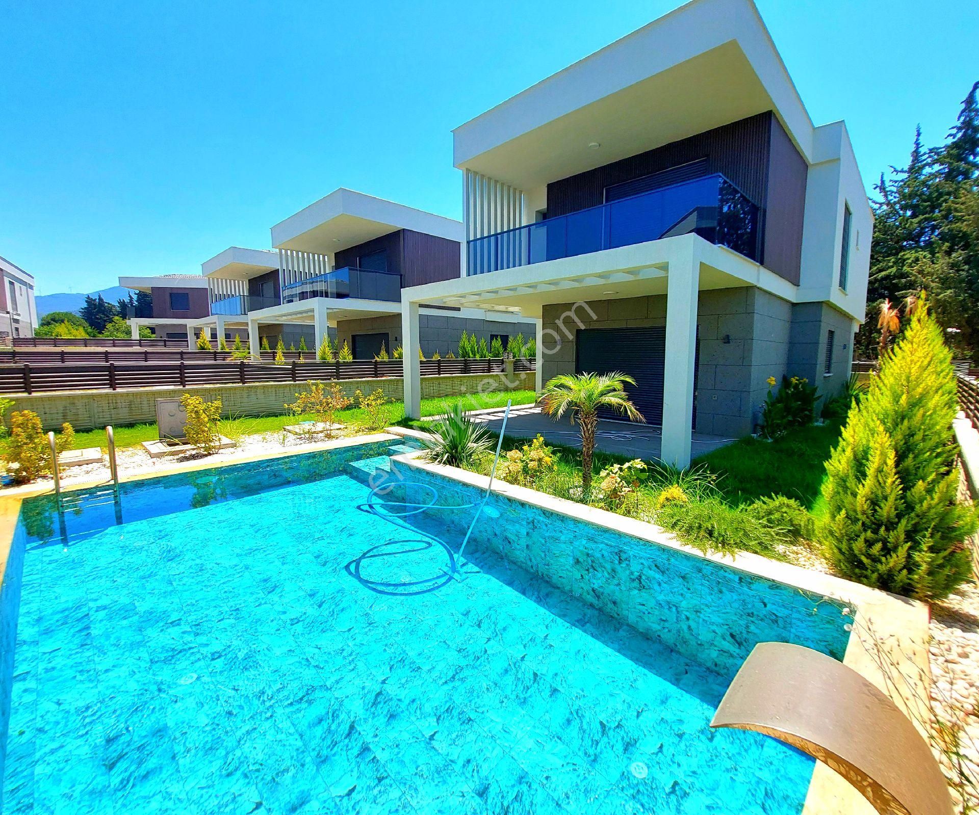 Ata Emlak'tan Plaja Yakın Özel Havuzlu Tek Müstakil 4+1 Sıfır Villa - Görsel 3