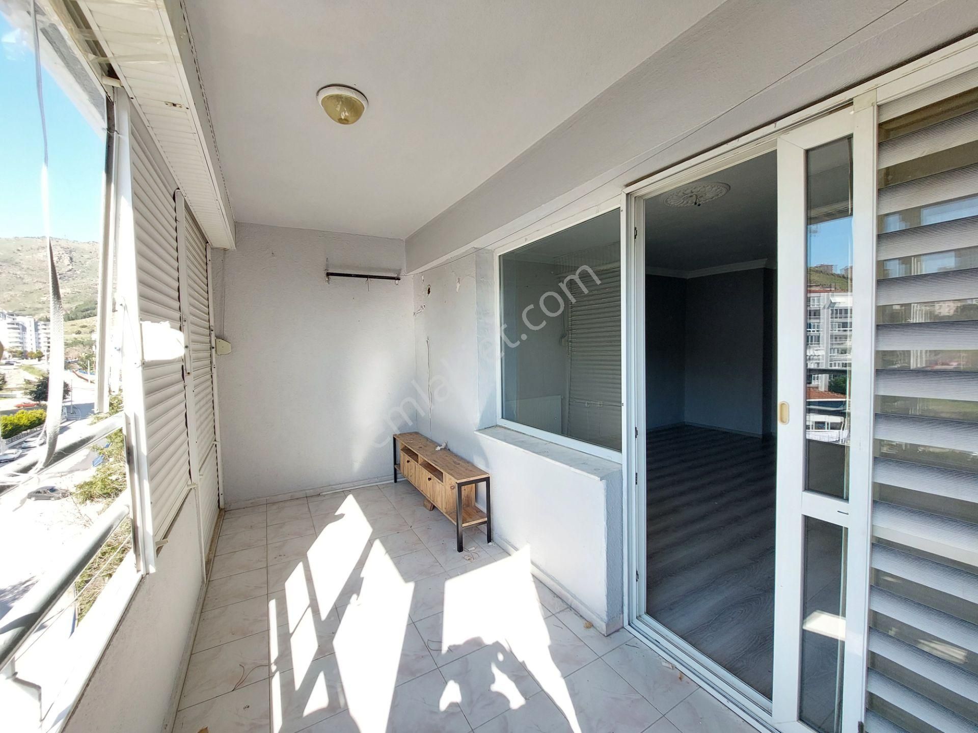 Karşıyaka Zübeyde Hnm Mah. Boş 3+1 Kiralık Daire Kanıt Emlaktan - Görsel 14